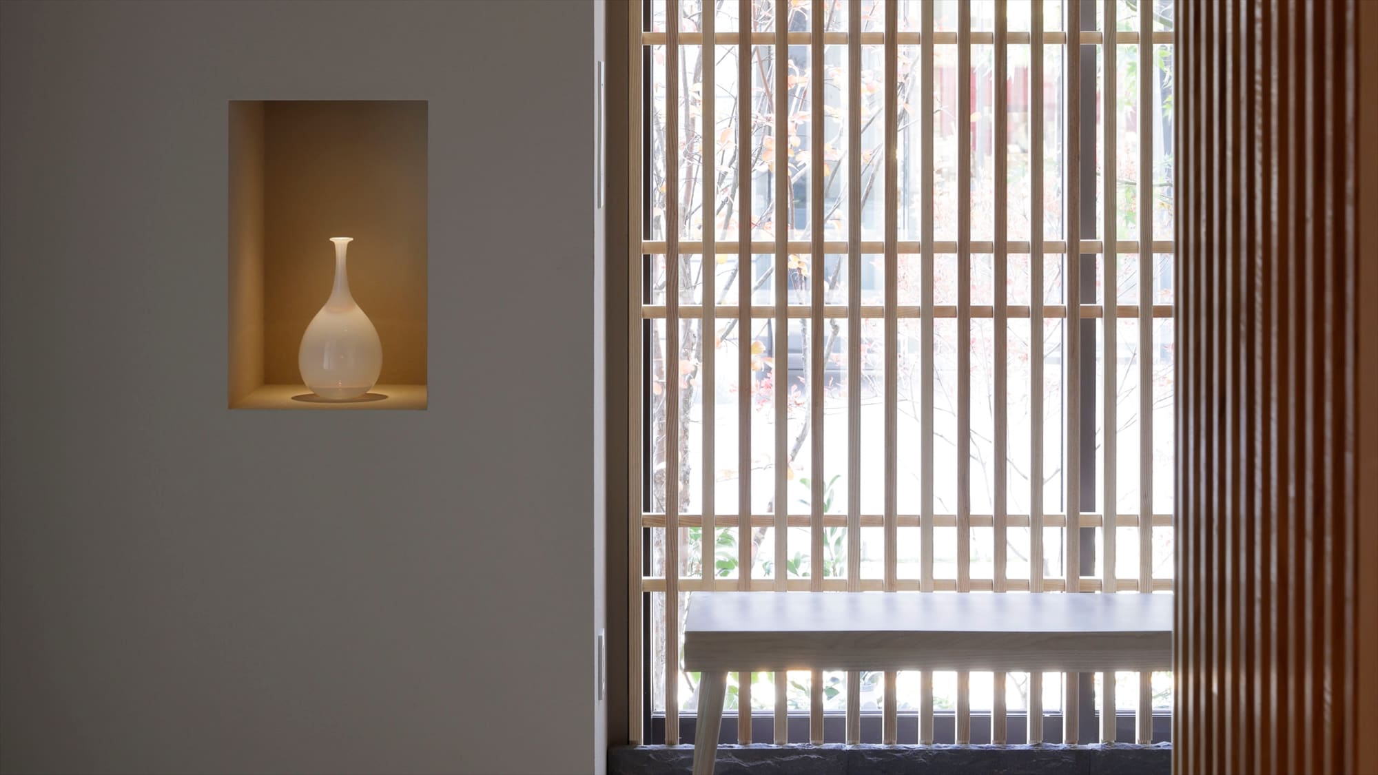 [Lobby] Please spend a relaxing time between trips.