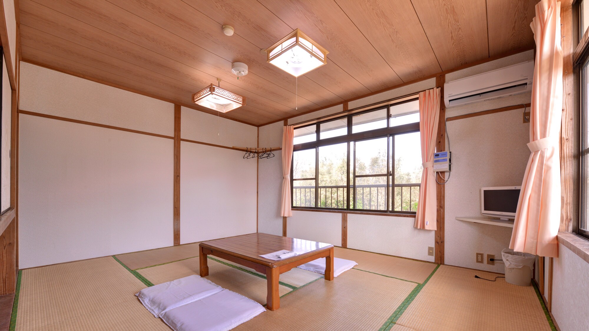 ※10帖日式房間（客房範例）/擁有民宿才有的溫馨的日式房間。請您與我們一起享受輕鬆愉快的時光。