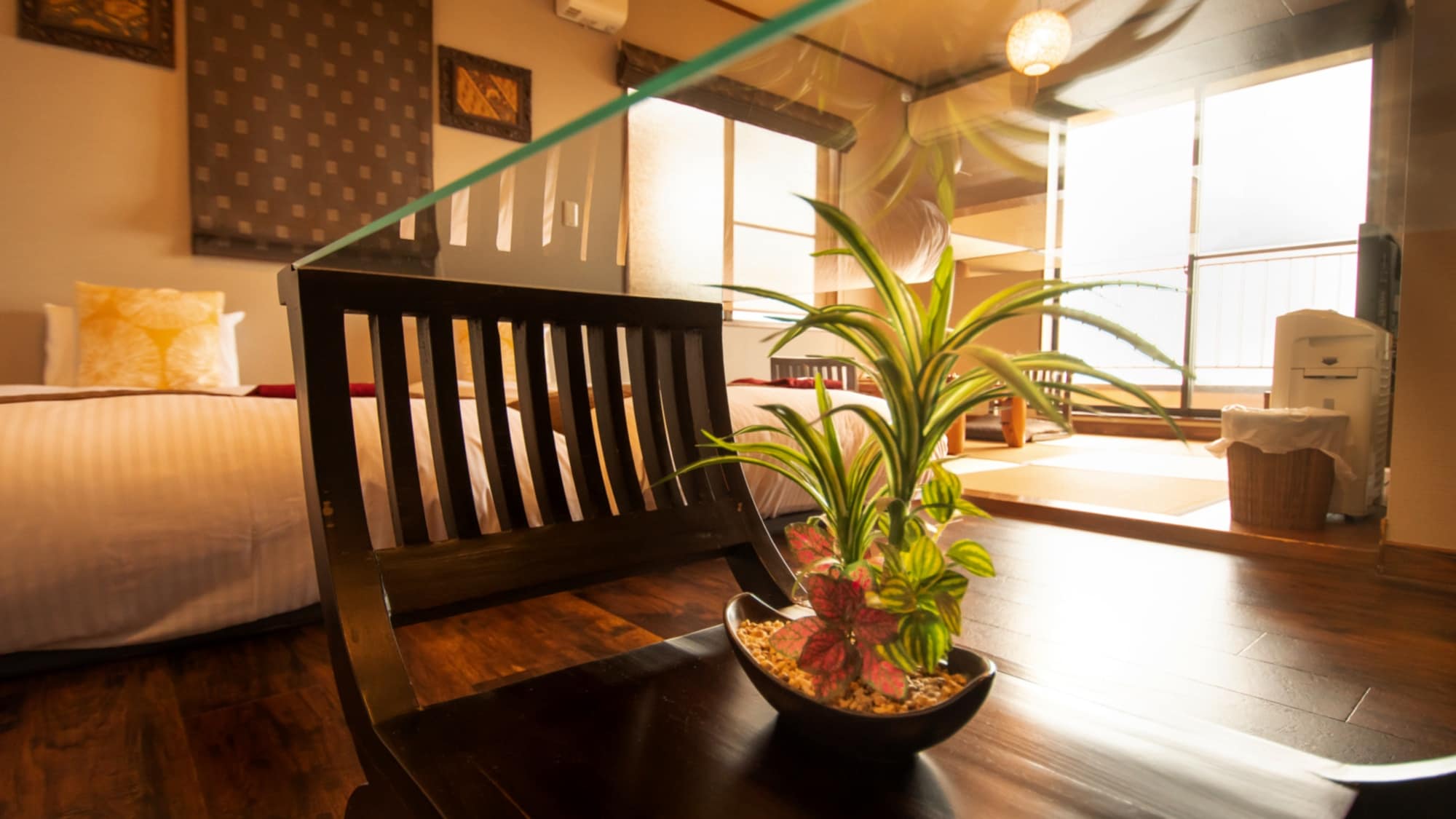 Deluxe Twin [Mon] Japanese and Western rooms ★ With an open-air bath overlooking the sea / A cozy space where you can relax