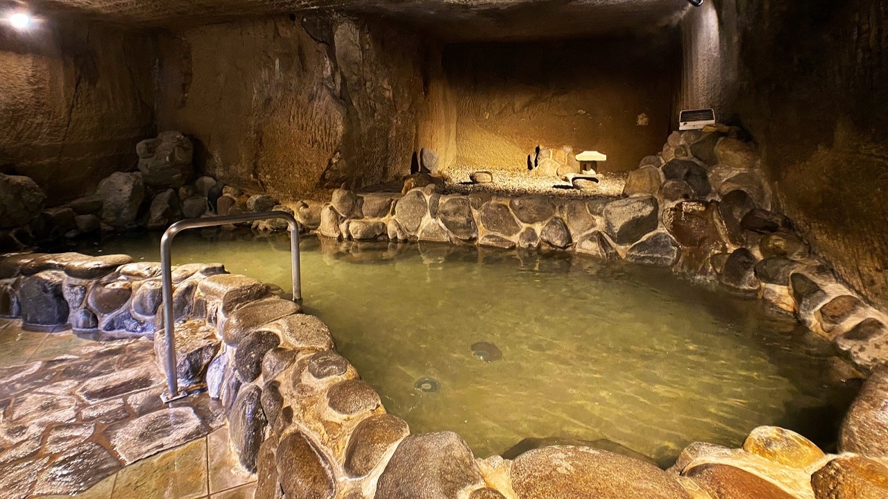 Cave bath