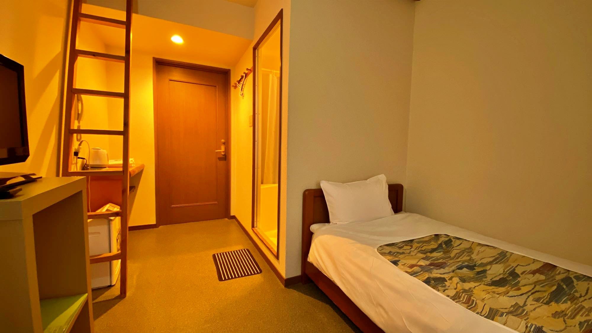 Single room | Bath and toilet included | Loft included | Wi-Fi available