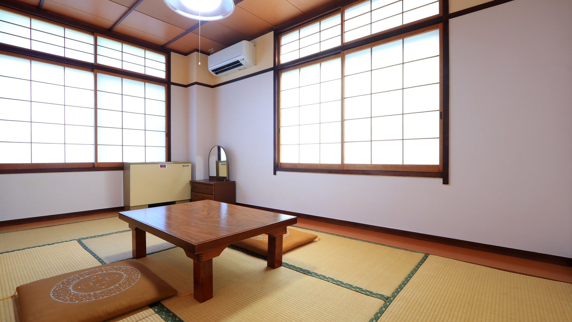 Japanese-style room for 2 people, 7.5 tatami mats [Kaede]