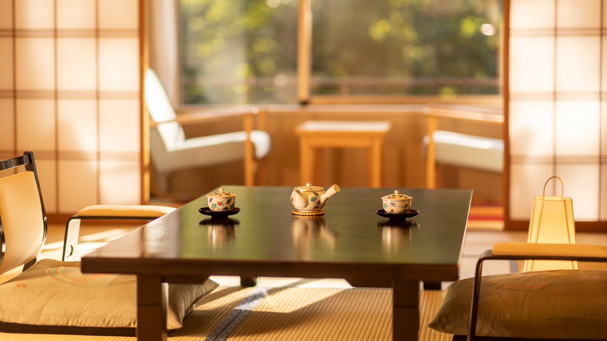 [Standard Japanese-style room 12 tatami mats + entrance]