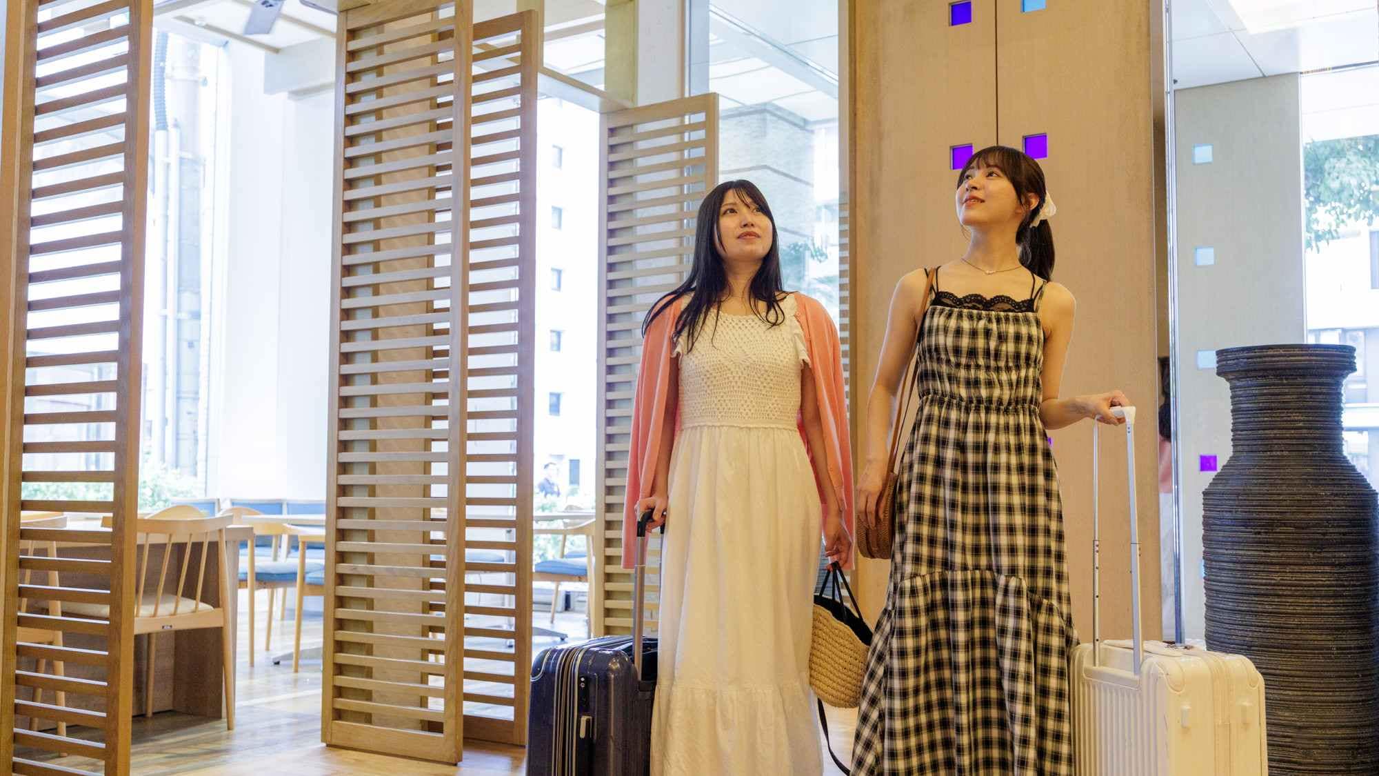 高高的天花板和开放式大厅