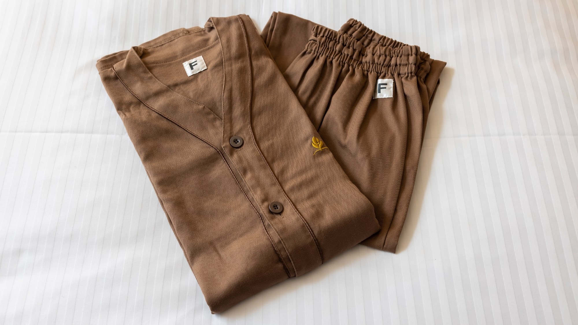 [Amenities] Separate top and bottom nightwear