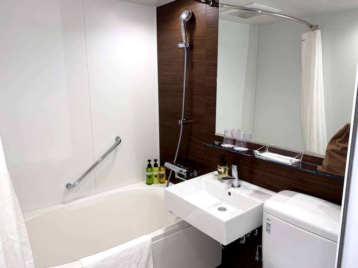 Superior Twin Bathroom