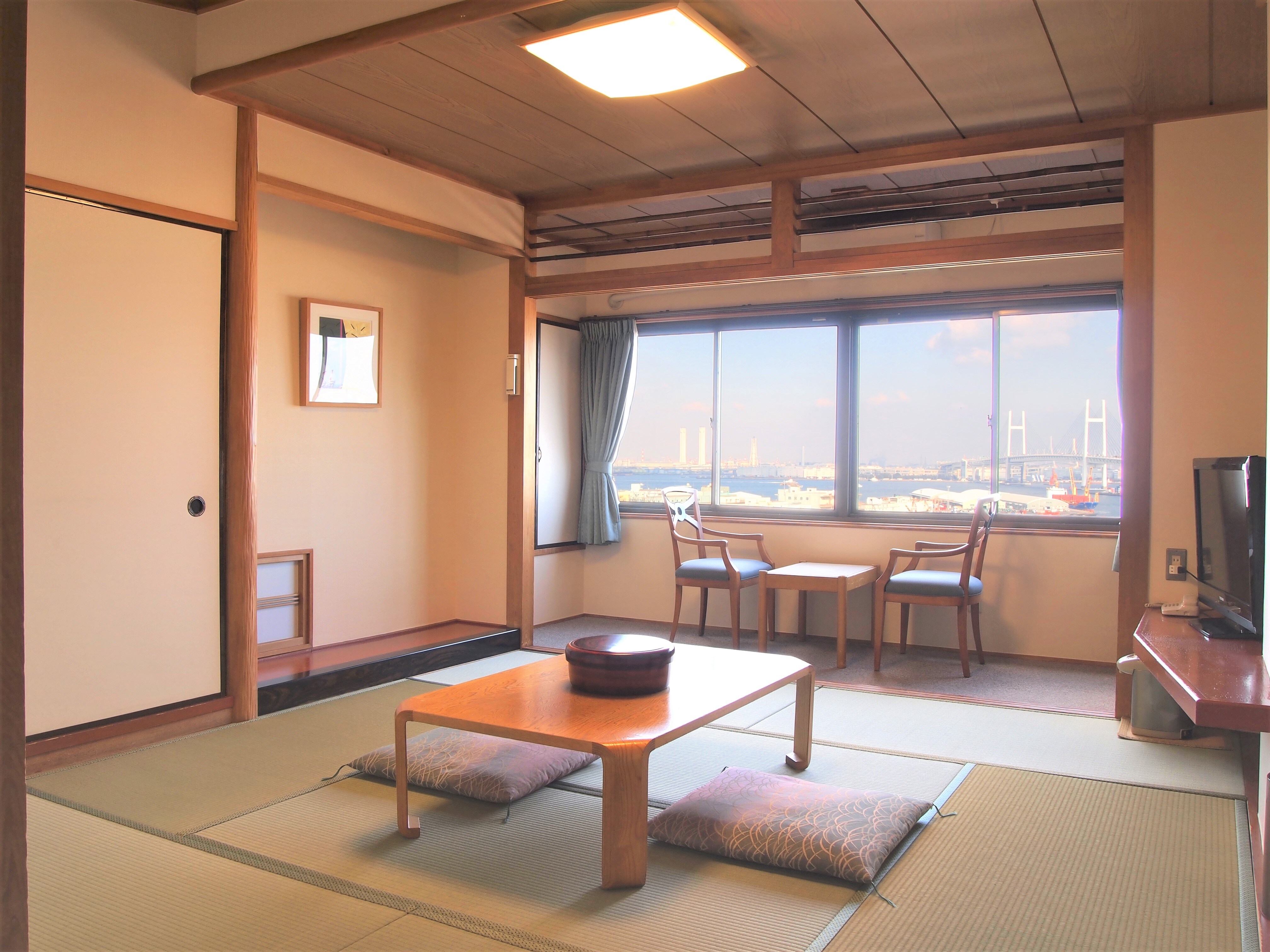 Japanese-style room (8 tatami mats)