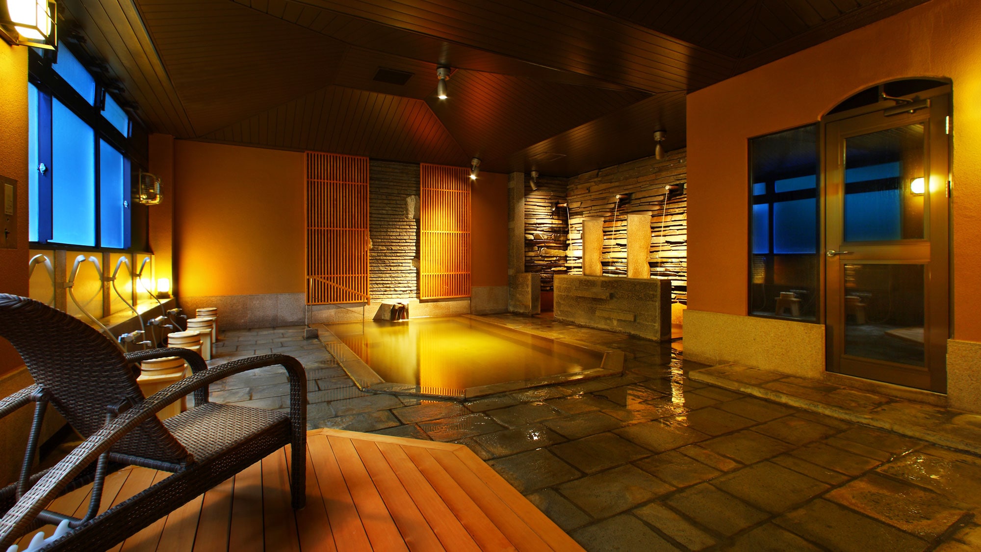 [Iwane no Yu] As this is the closest to the source and the water temperature is the highest, there is also a steam bath that uses the steam from the source.