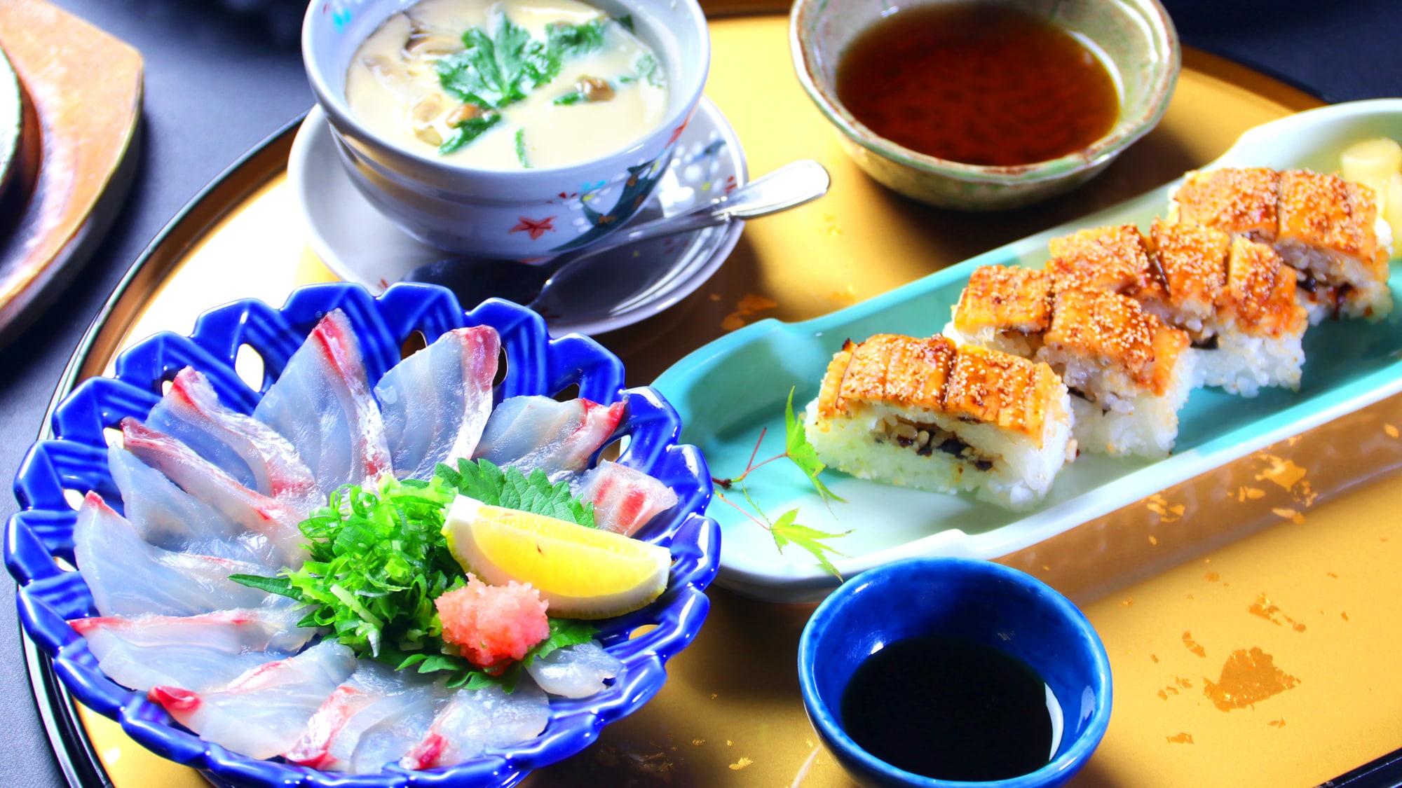 Sushi lươn biển phổ biến ngâm trong nước sốt bí mật