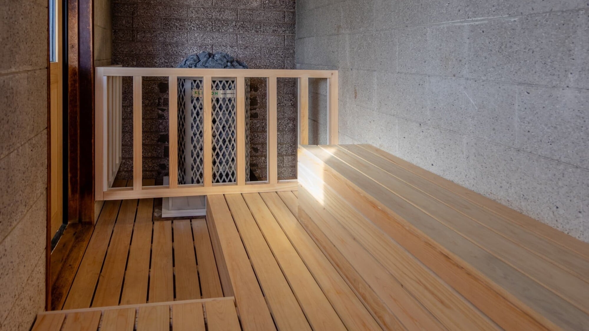 Large public bath and sauna