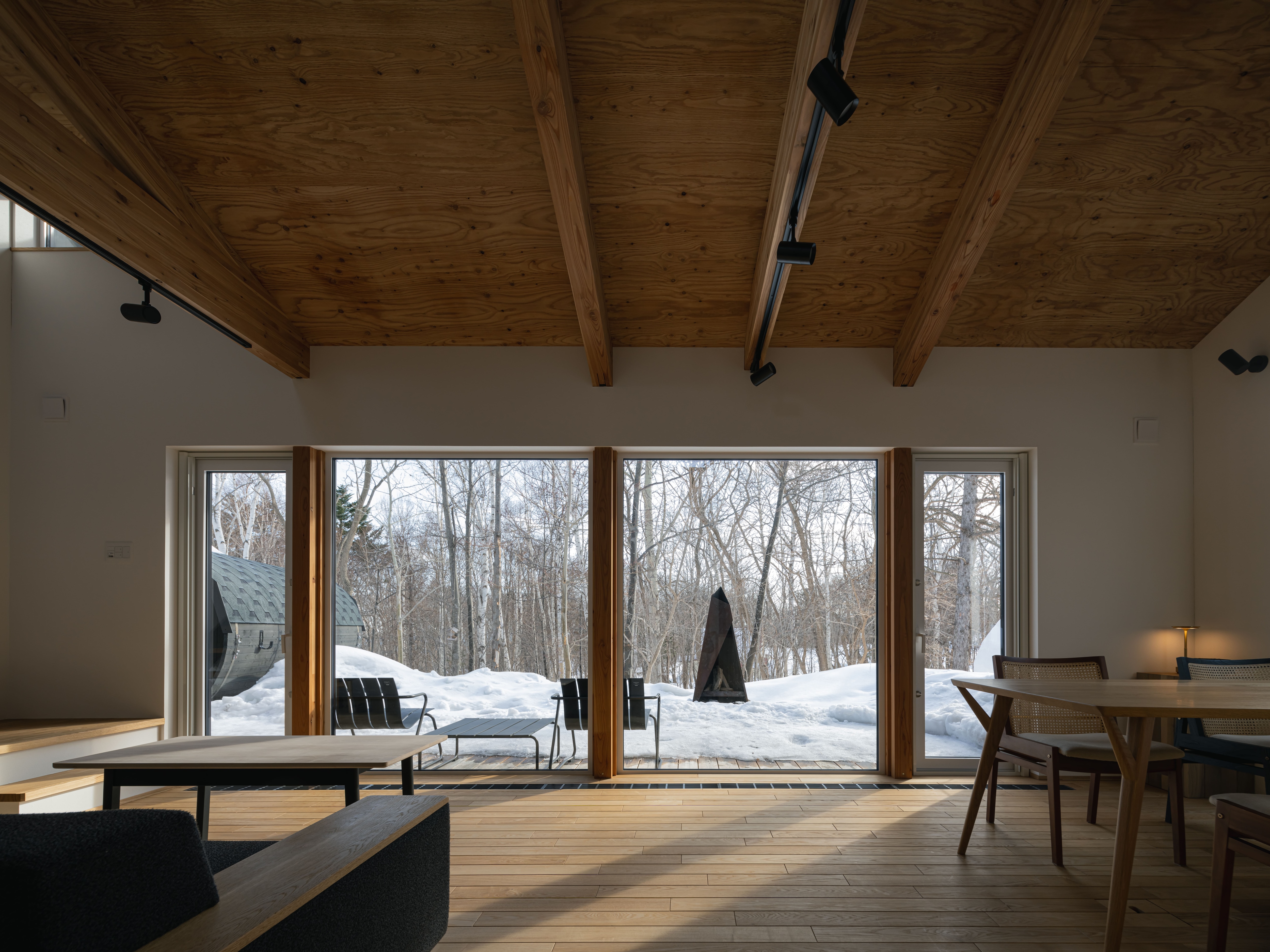 향 거실 & 다이닝 (겨울)