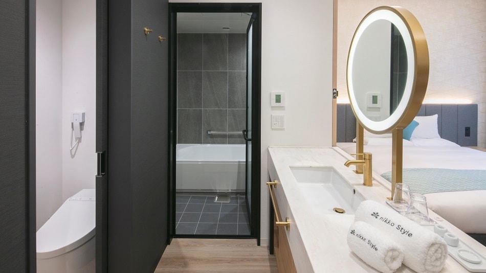 All guest rooms have separate bathrooms, toilets, and washbasins, so you can spend your time comfortably.