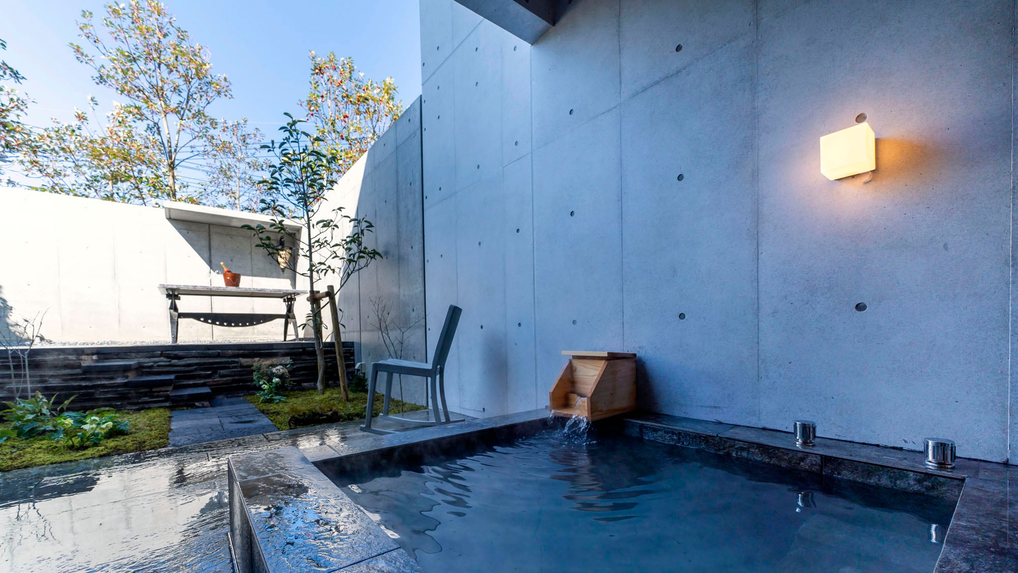 Open-air bath