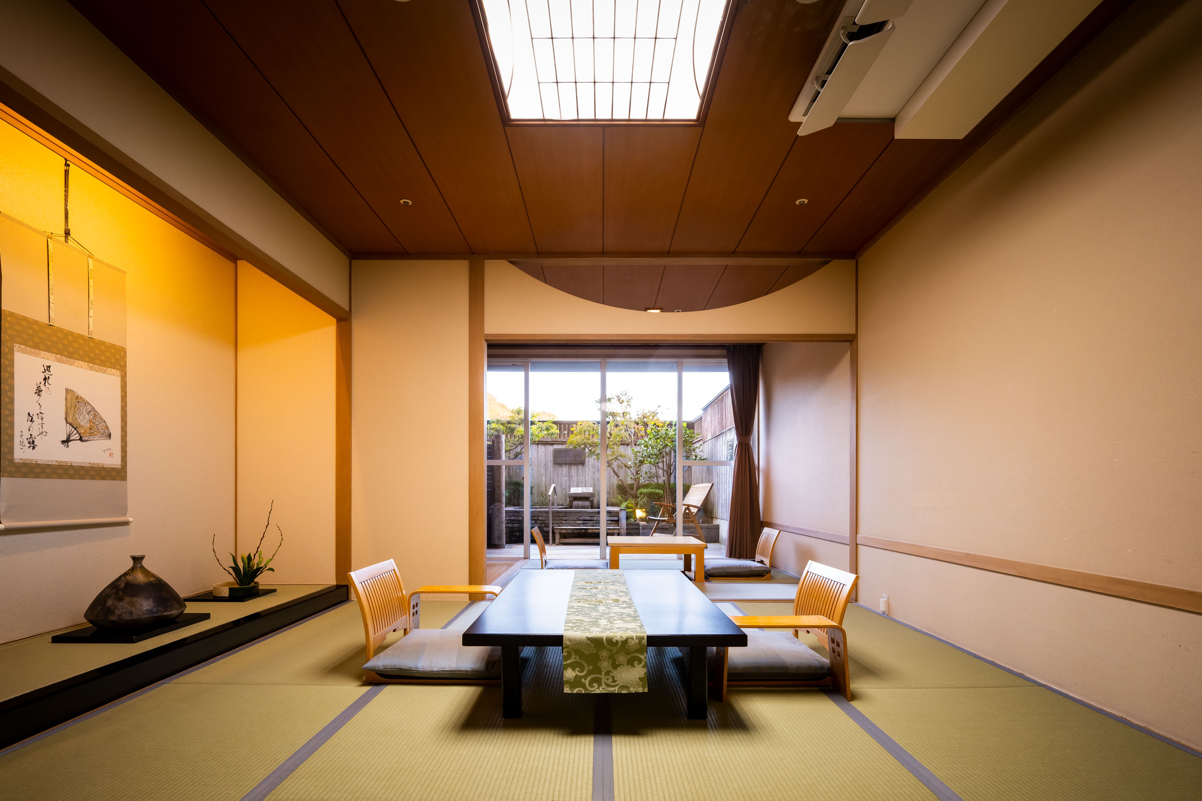 An example with an open-air bath on the 7th floor of Shofurou