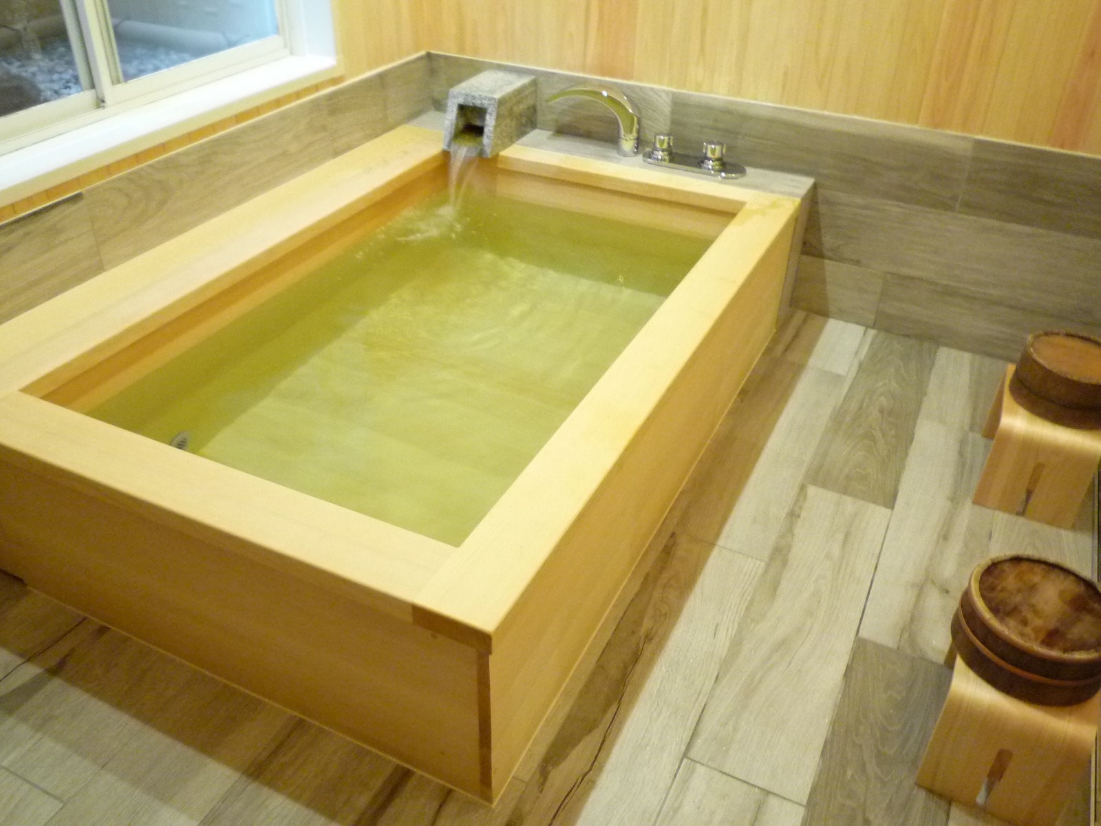 "Family Hinoki Bath" renewed in October 2019! ②