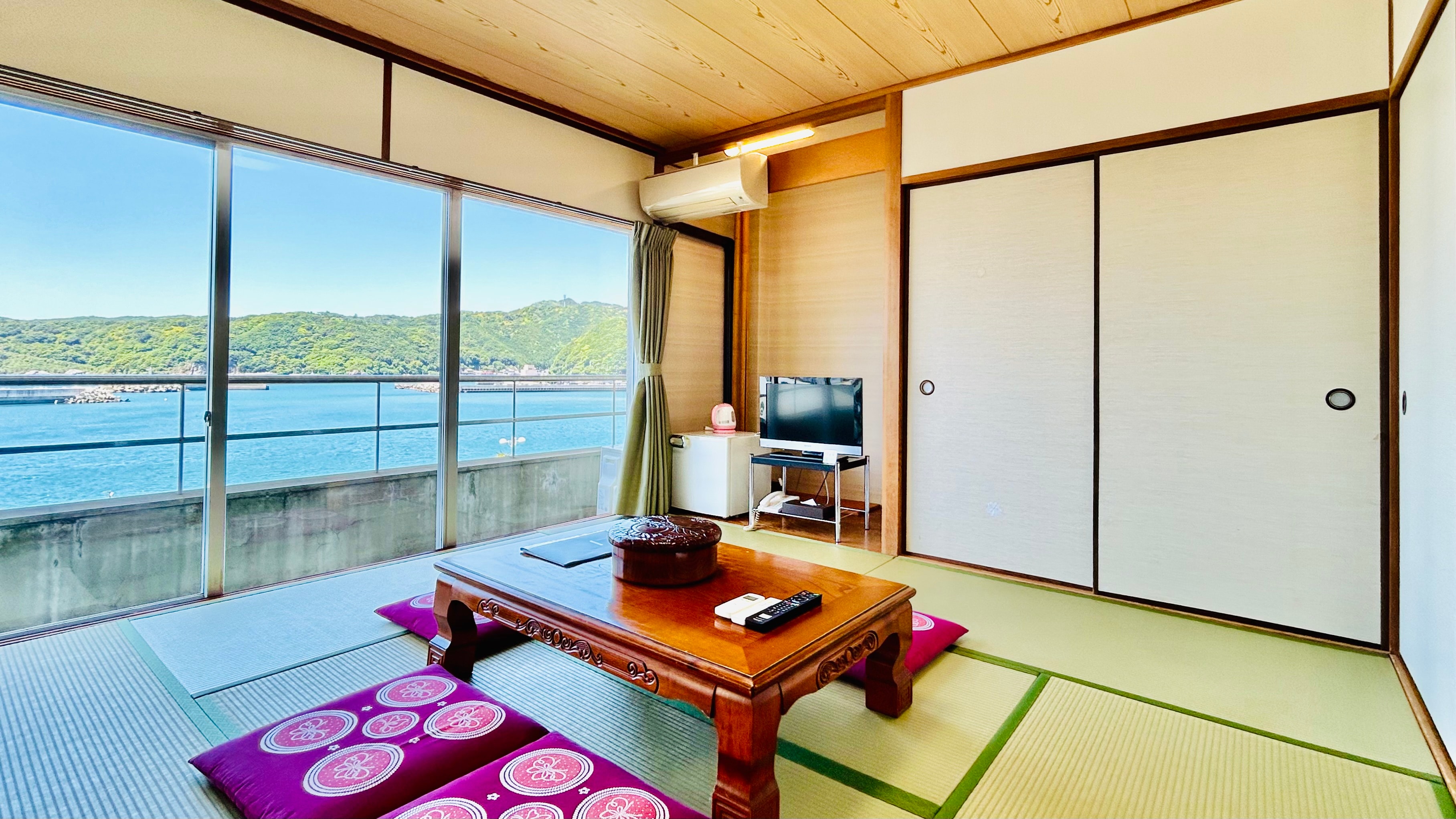 [Two-room Japanese-style room (6+8 tatami mats) / Non-smoking] Ocean view *No bath or toilet