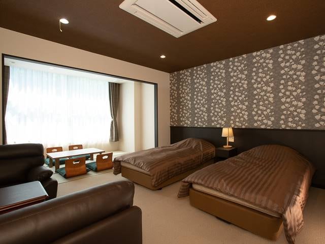 Kamar bergaya Jepang-Barat (6 tikar tatami + twin)