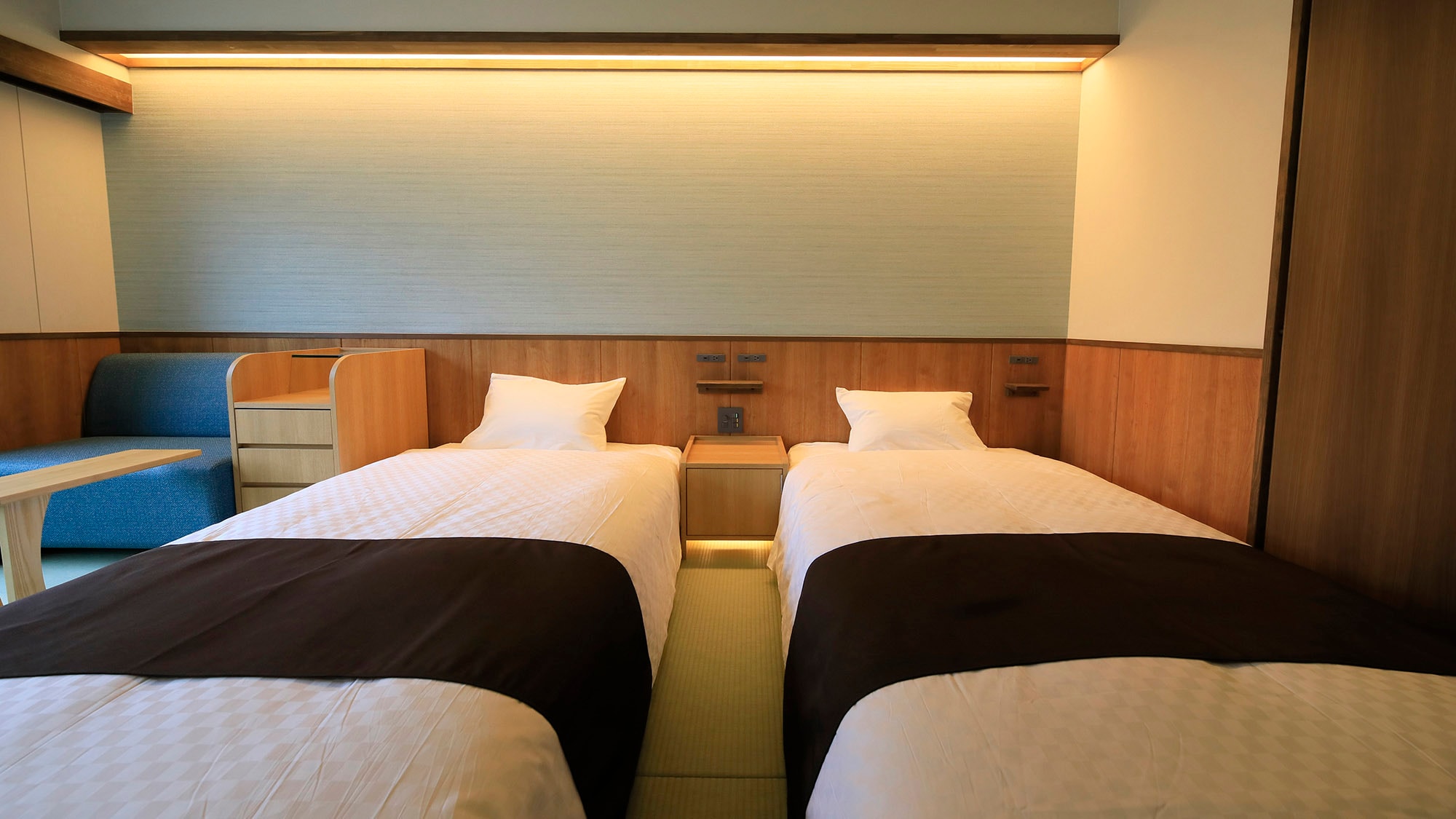 Modern Japanese-style twin room