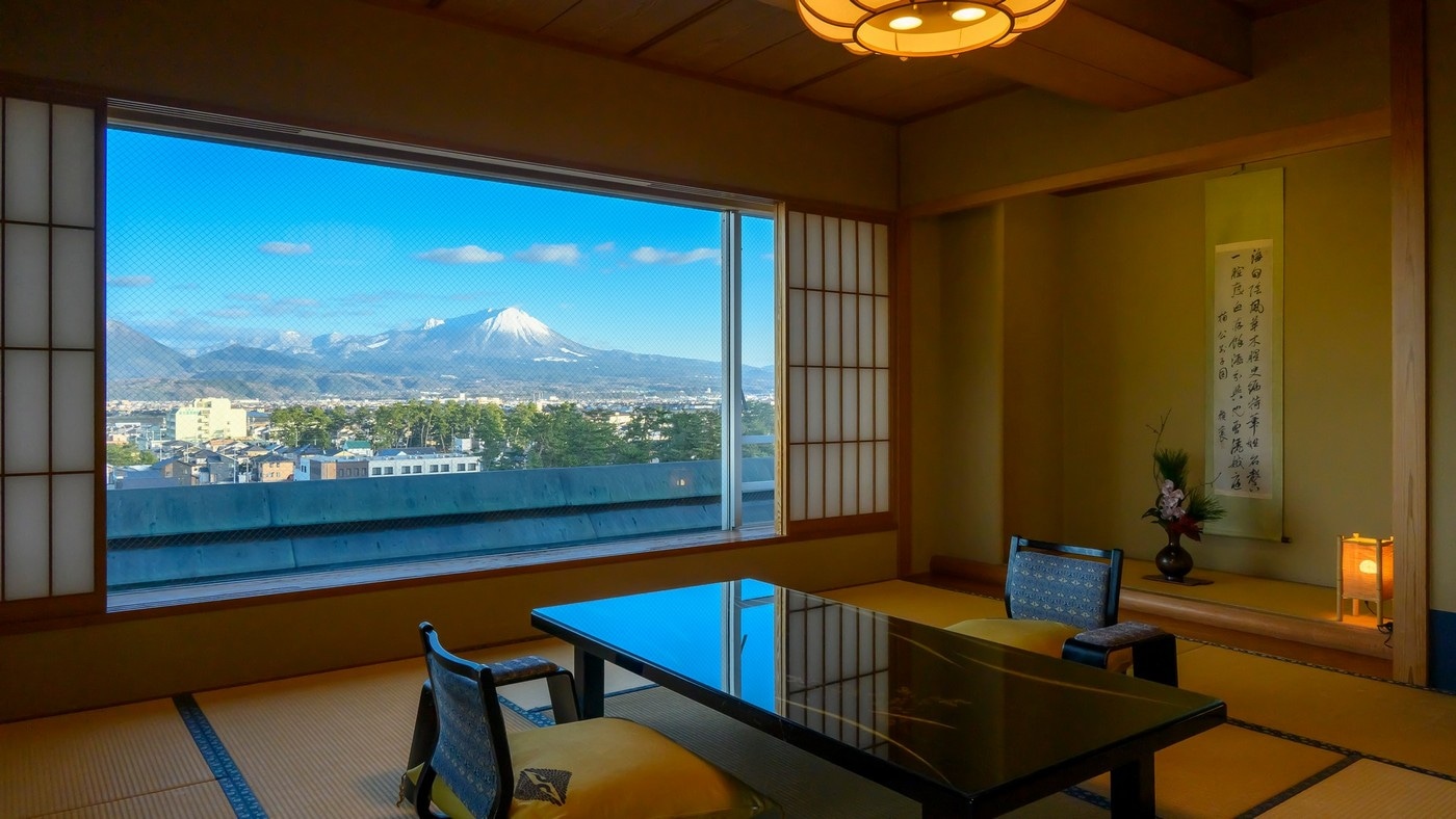 【貴賓室】間取り、調度品ともに当館のこだわりがつまっております