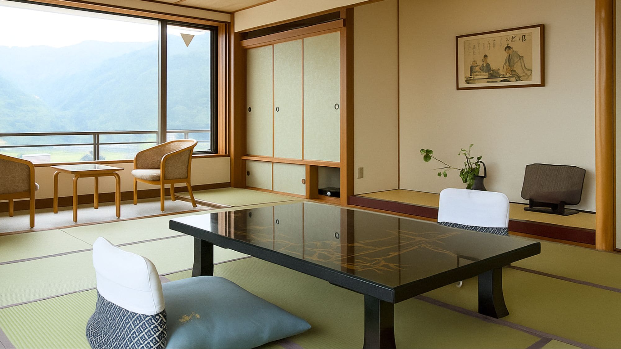 [Japanese-style room 14.5 tatami mats] Overlooking Yunogo Onsen and the mountains / Non-smoking