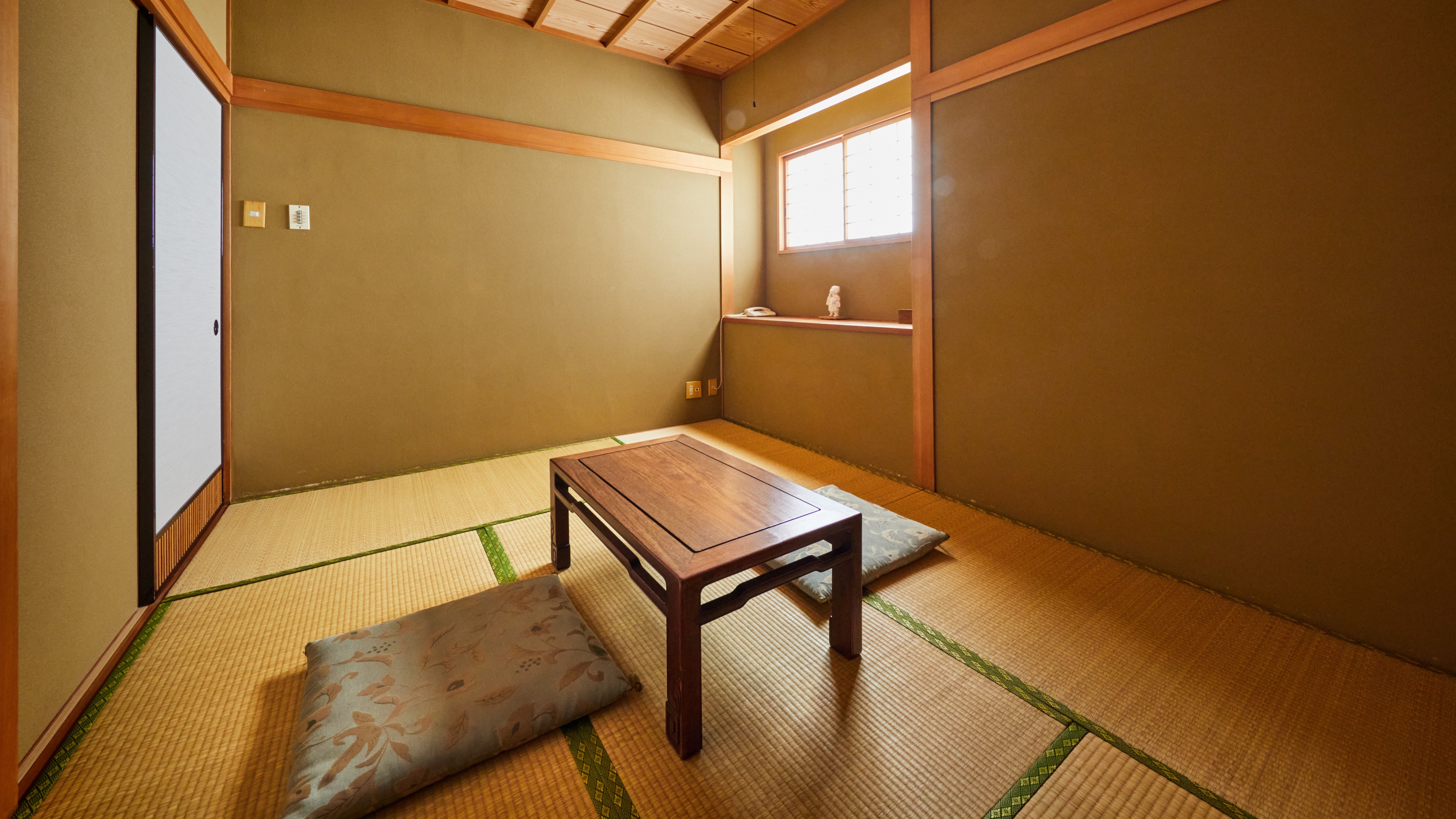 【特色房間/日式房間】提供小型獨立的日式房間。