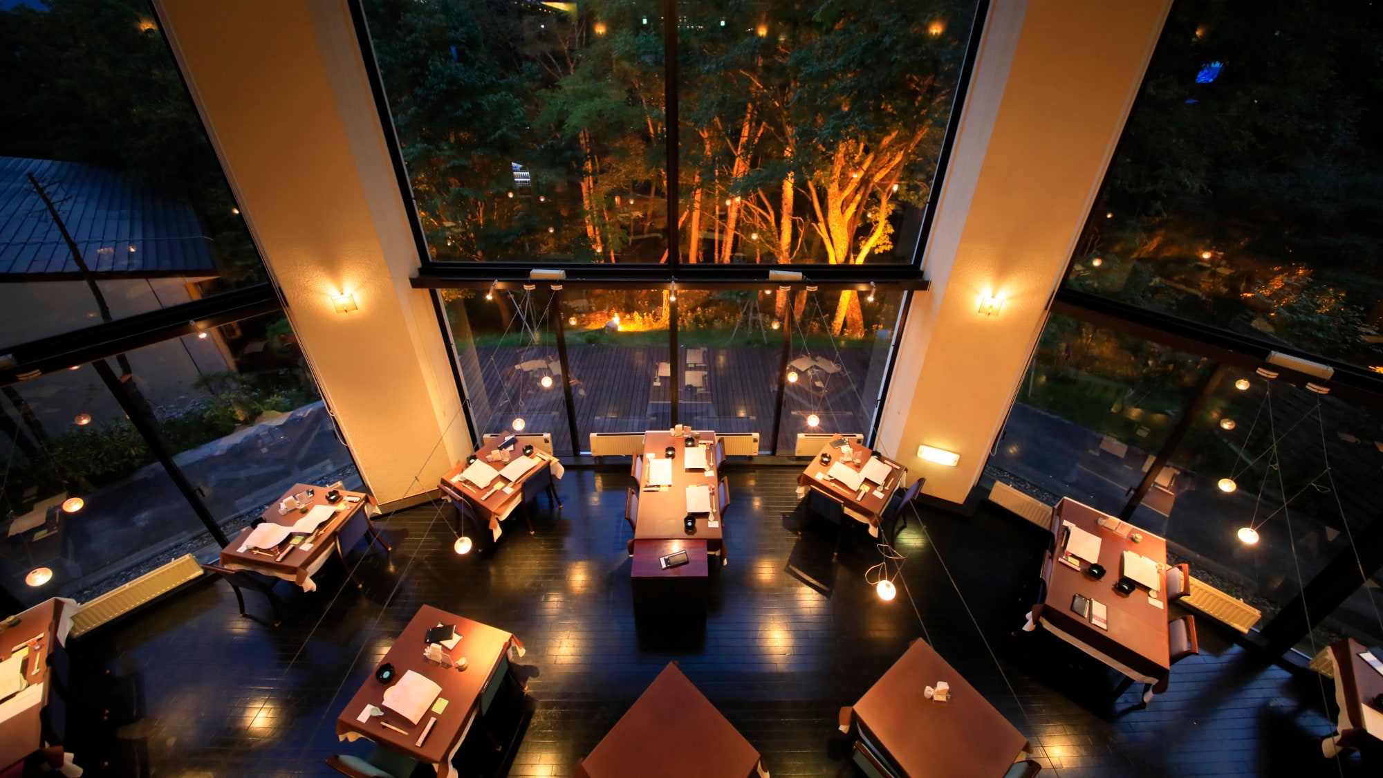 restaurant*