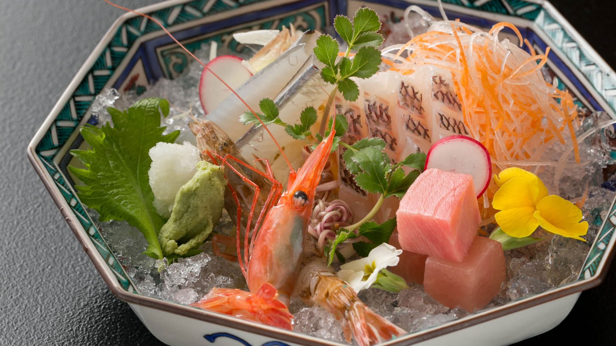 Năm loại sashimi đa dạng