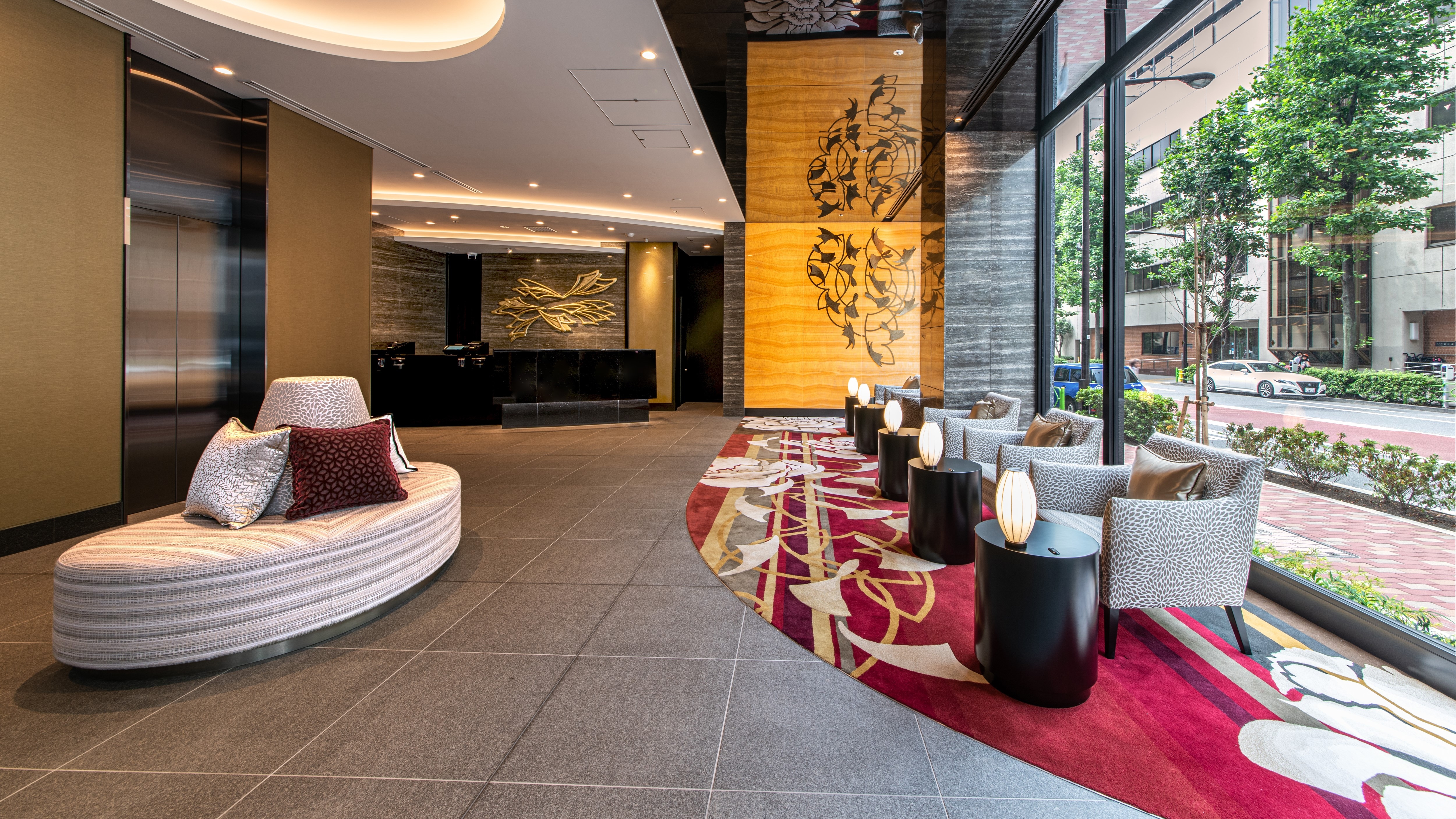 1F front lobby (daytime)