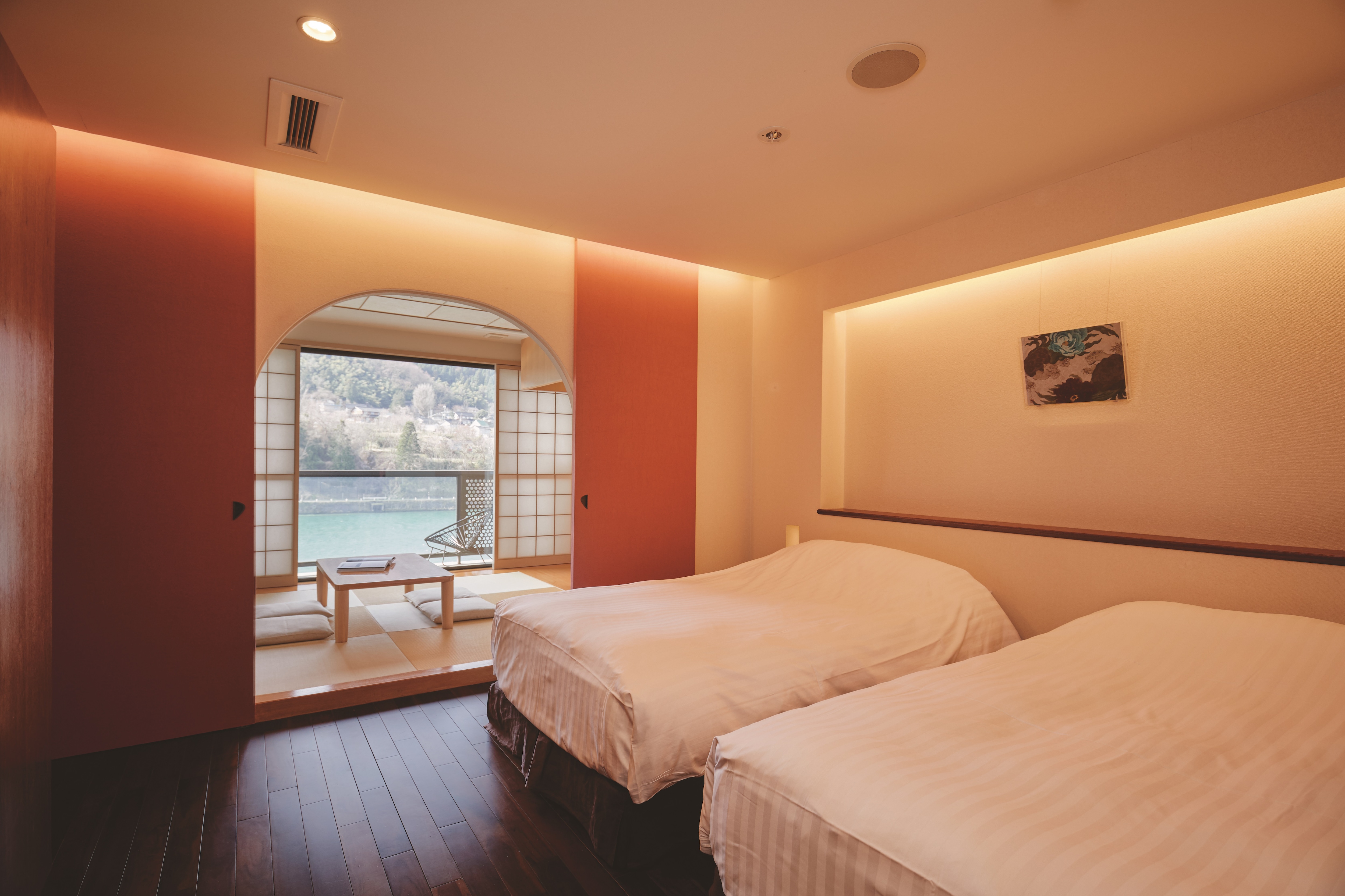 Main Building Deluxe Room 305 (Uguisu)