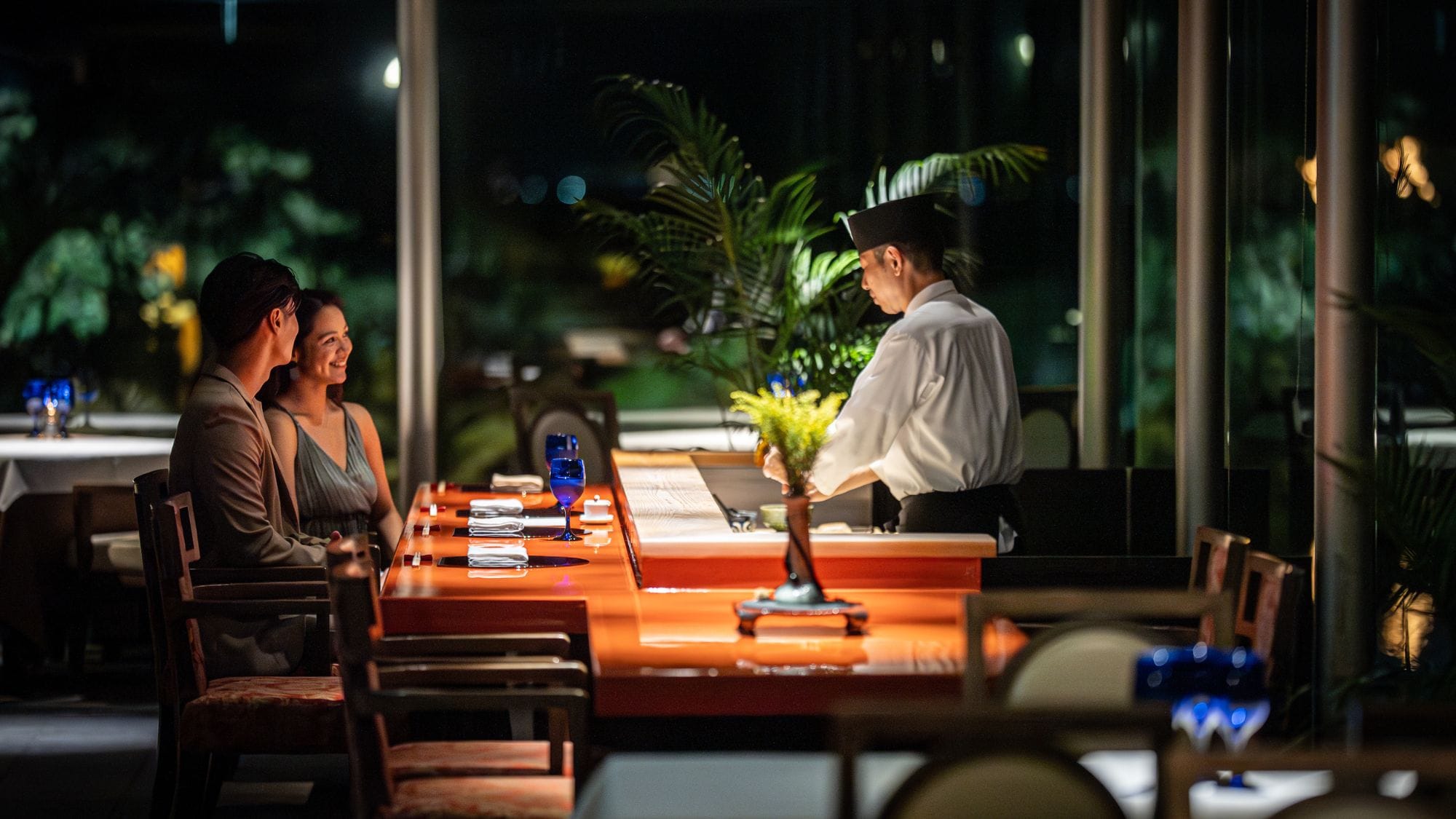 【晚餐/壽司】專業廚師將在您面前精心準備食物。