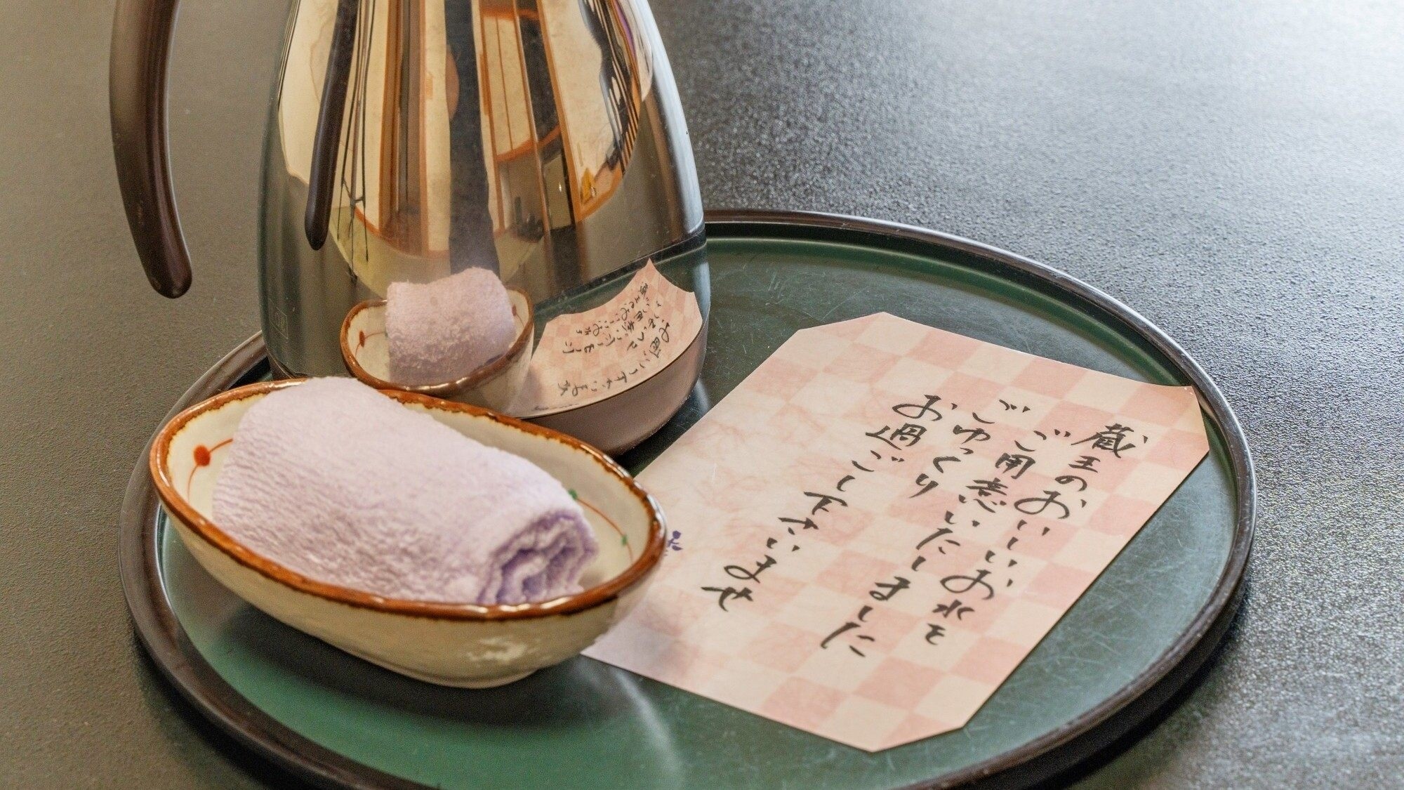 [Guest rooms] We provide delicious water from Zao in your room.