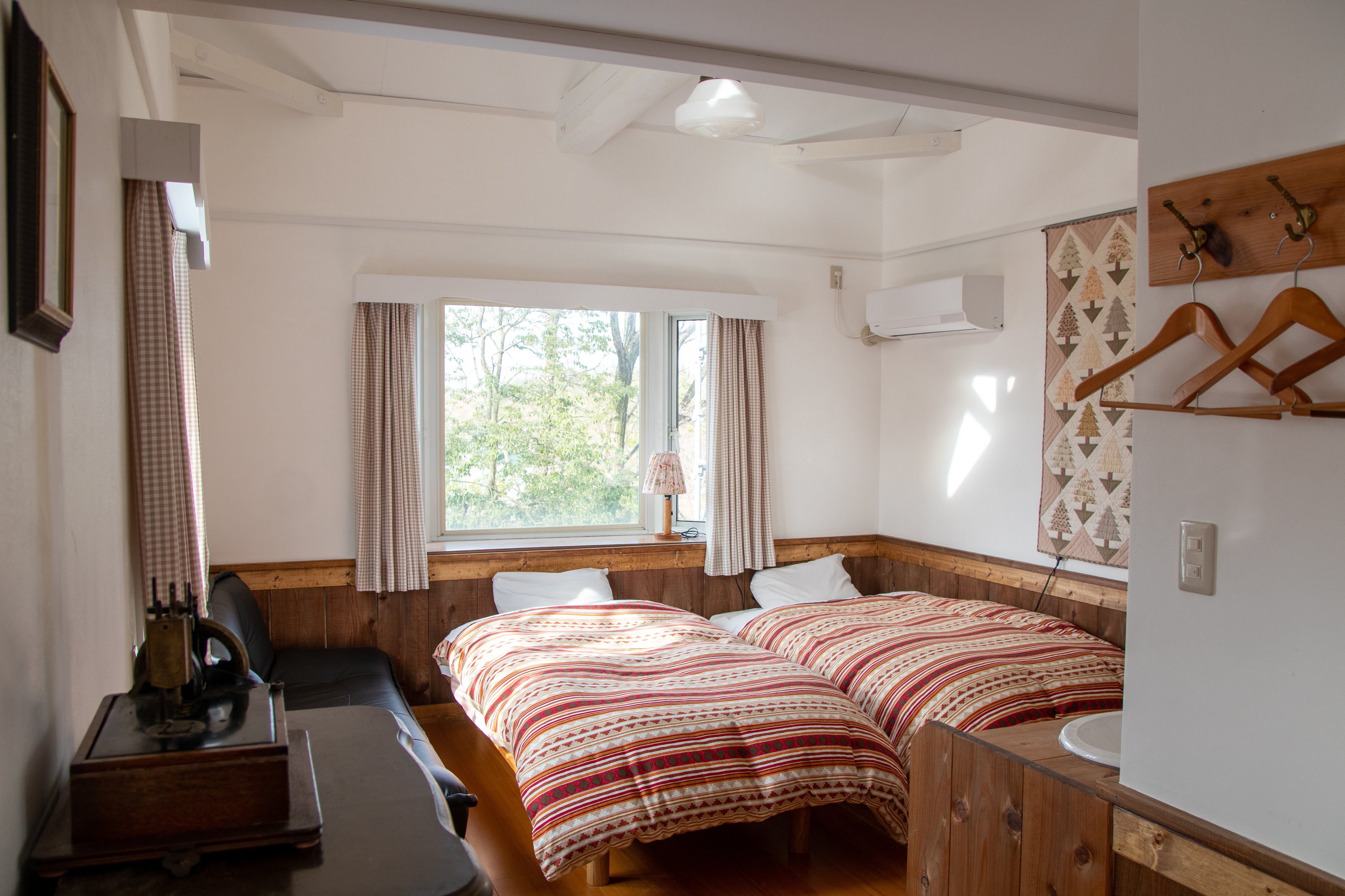 Bedroom (deluxe room)
