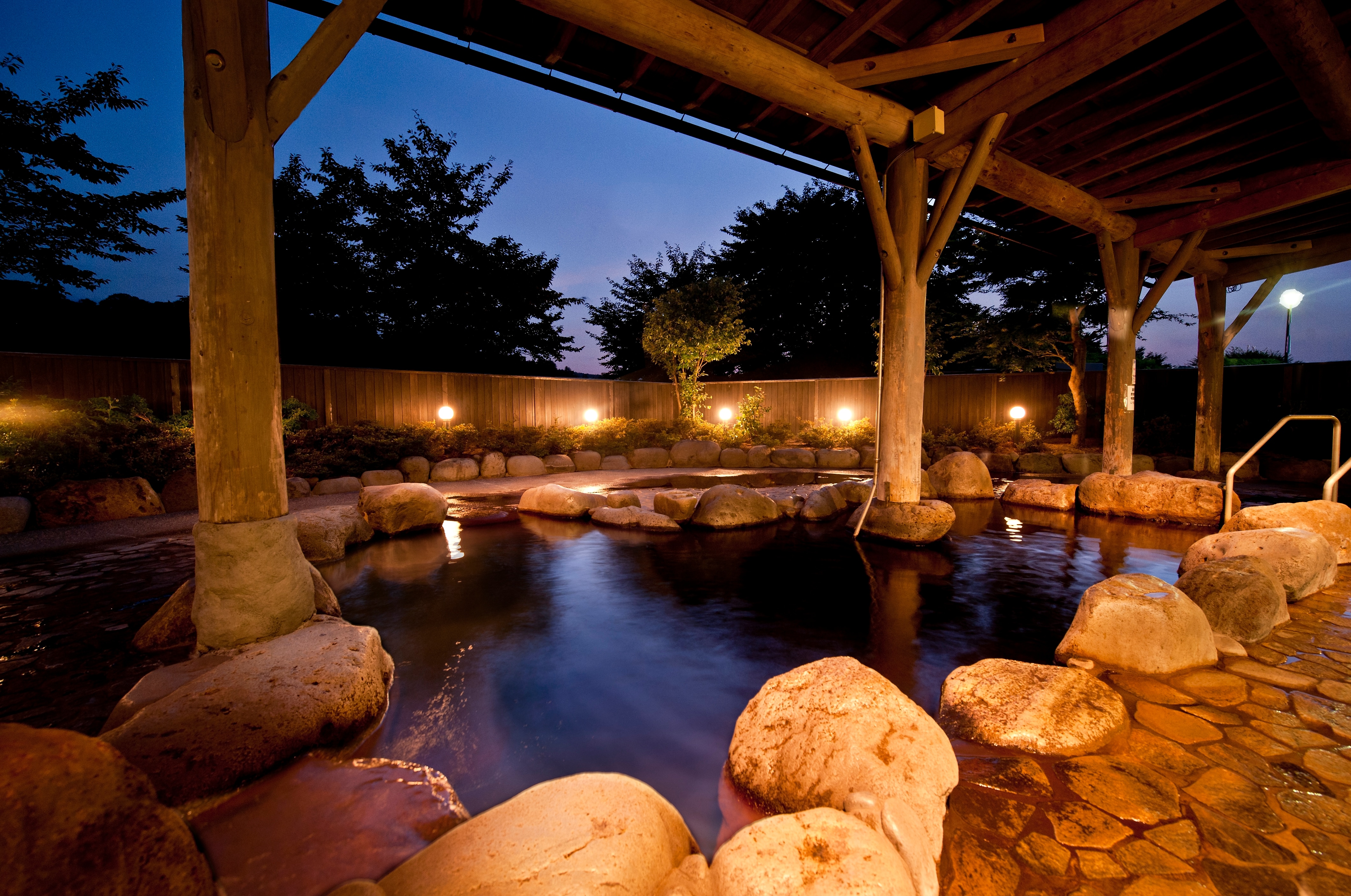 Open-air bath
