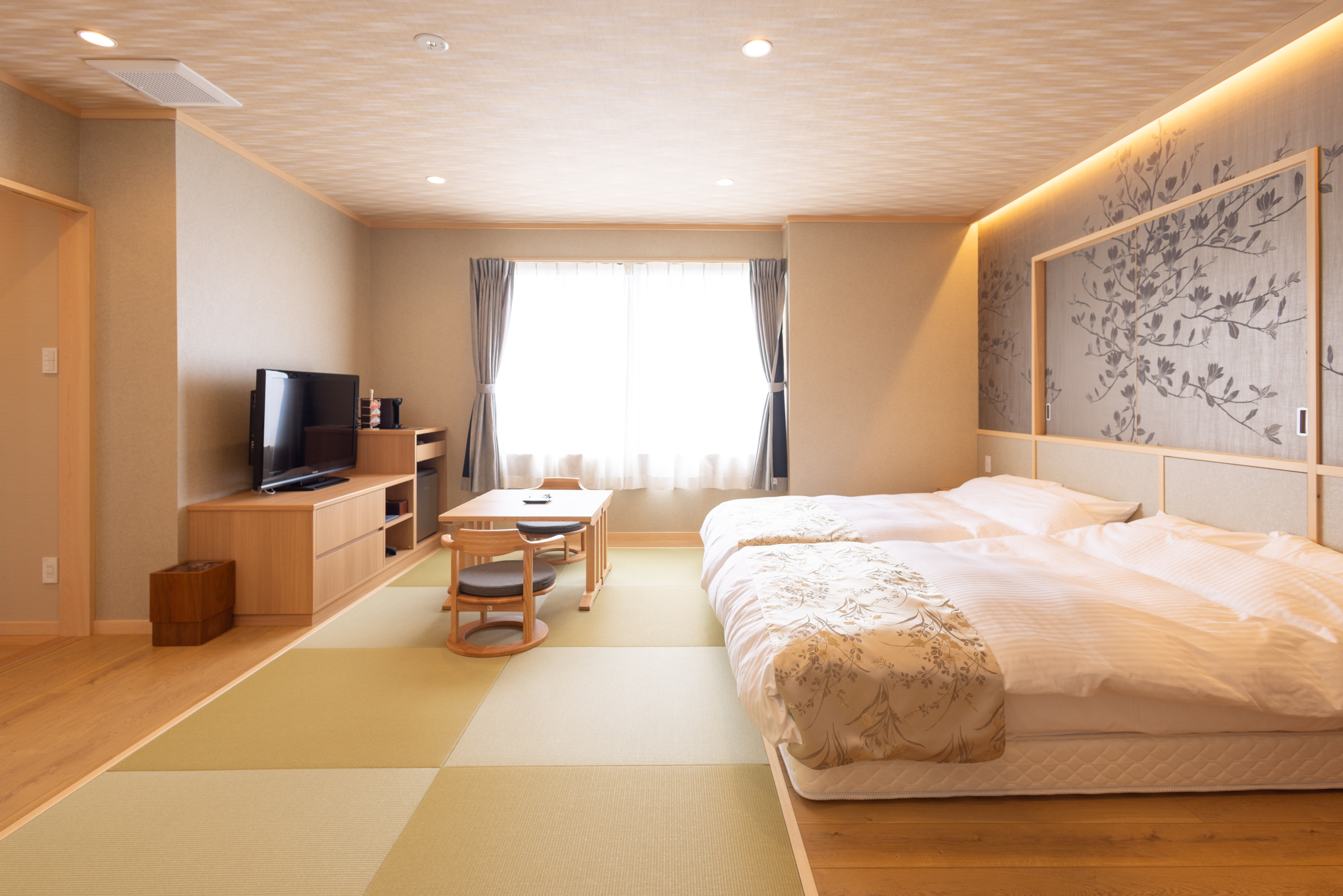 Newly opened in March 2024☆【Special room with semi-open-air bath】～Flower Drops～