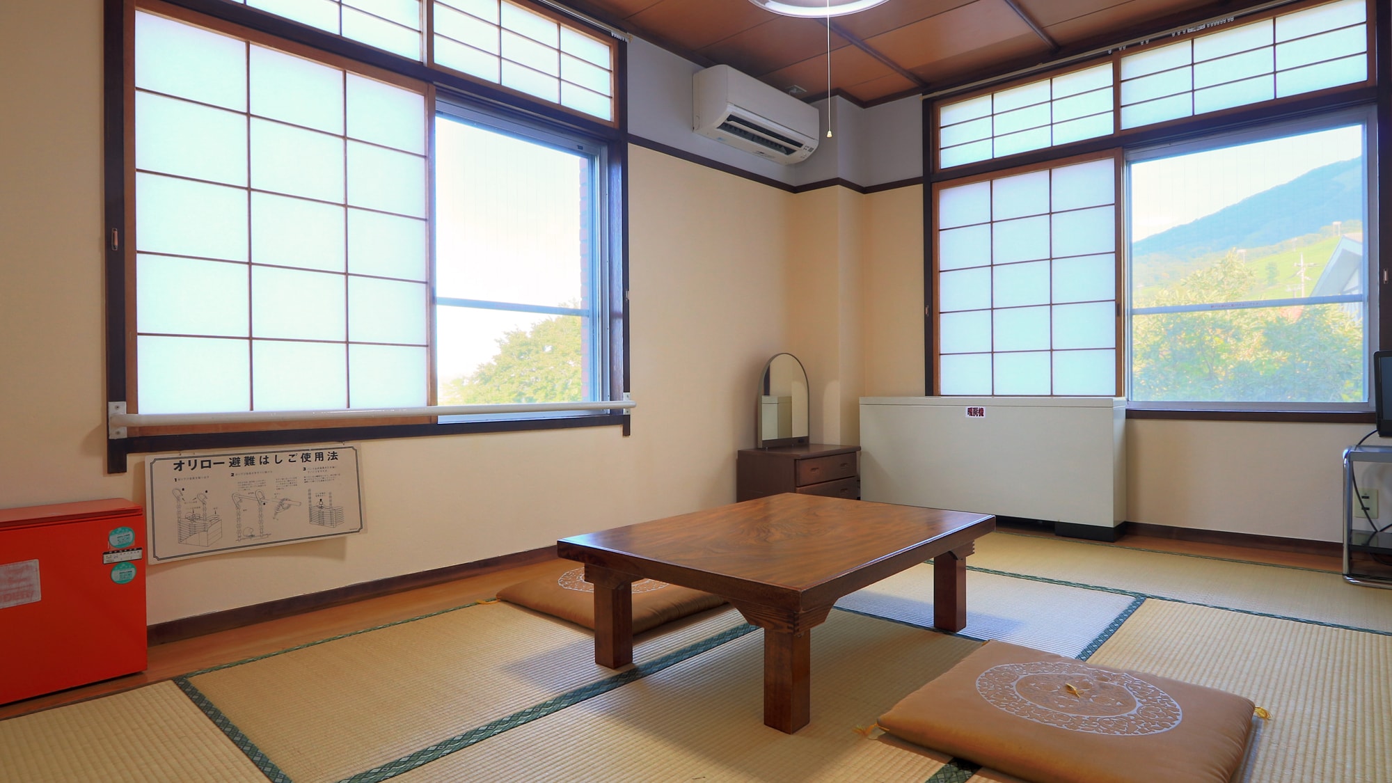 Japanese-style room 7.5 tatami mats [Uguisu]