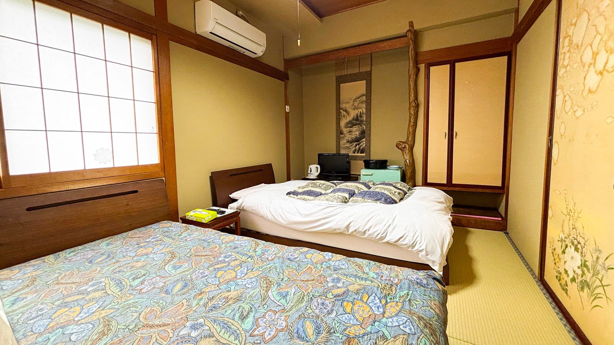 ・[Z Annex 2F Japanese-style room 6 tatami mats] This room can accommodate 2 people.