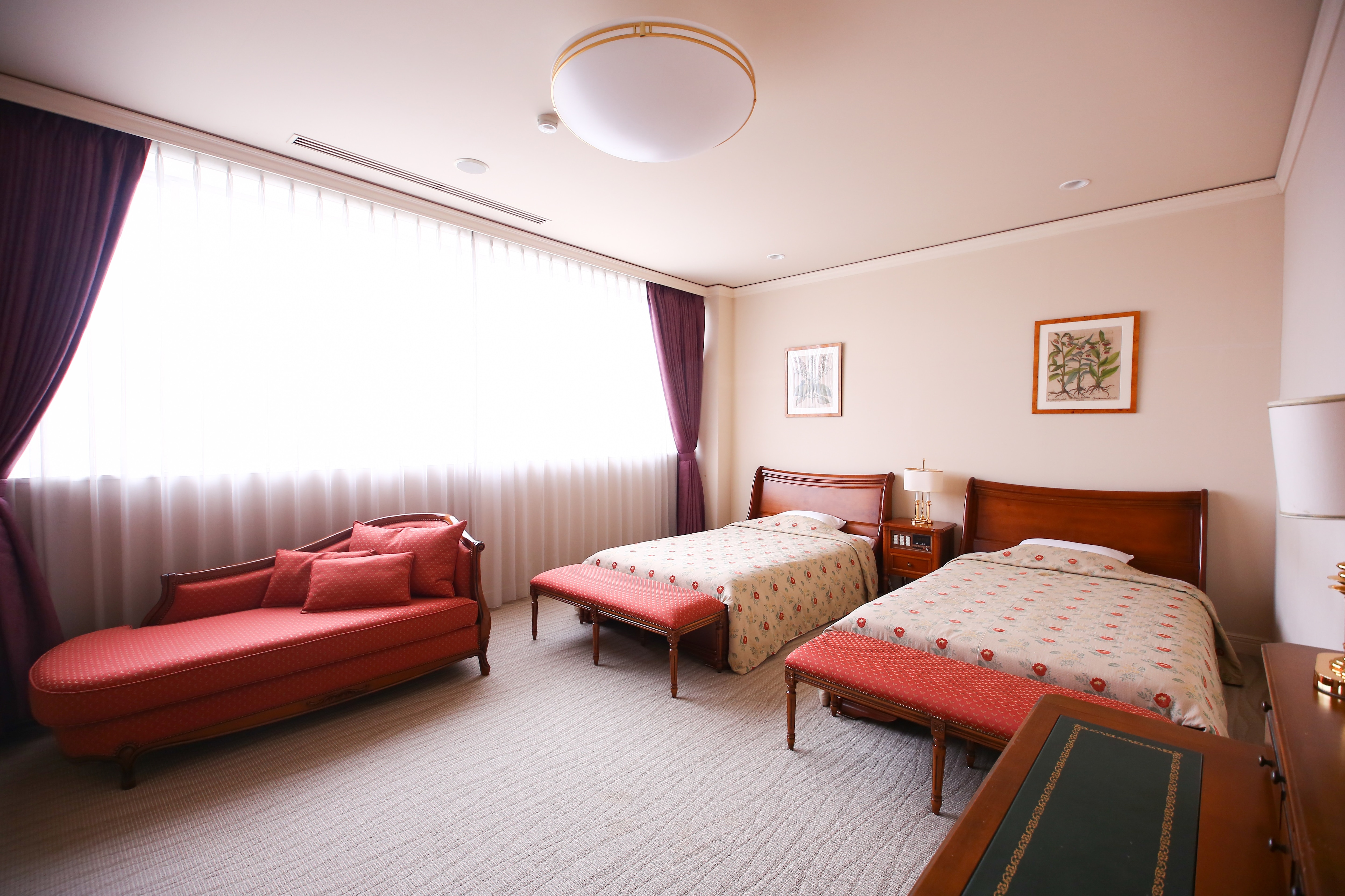 King Suite [Bedroom]