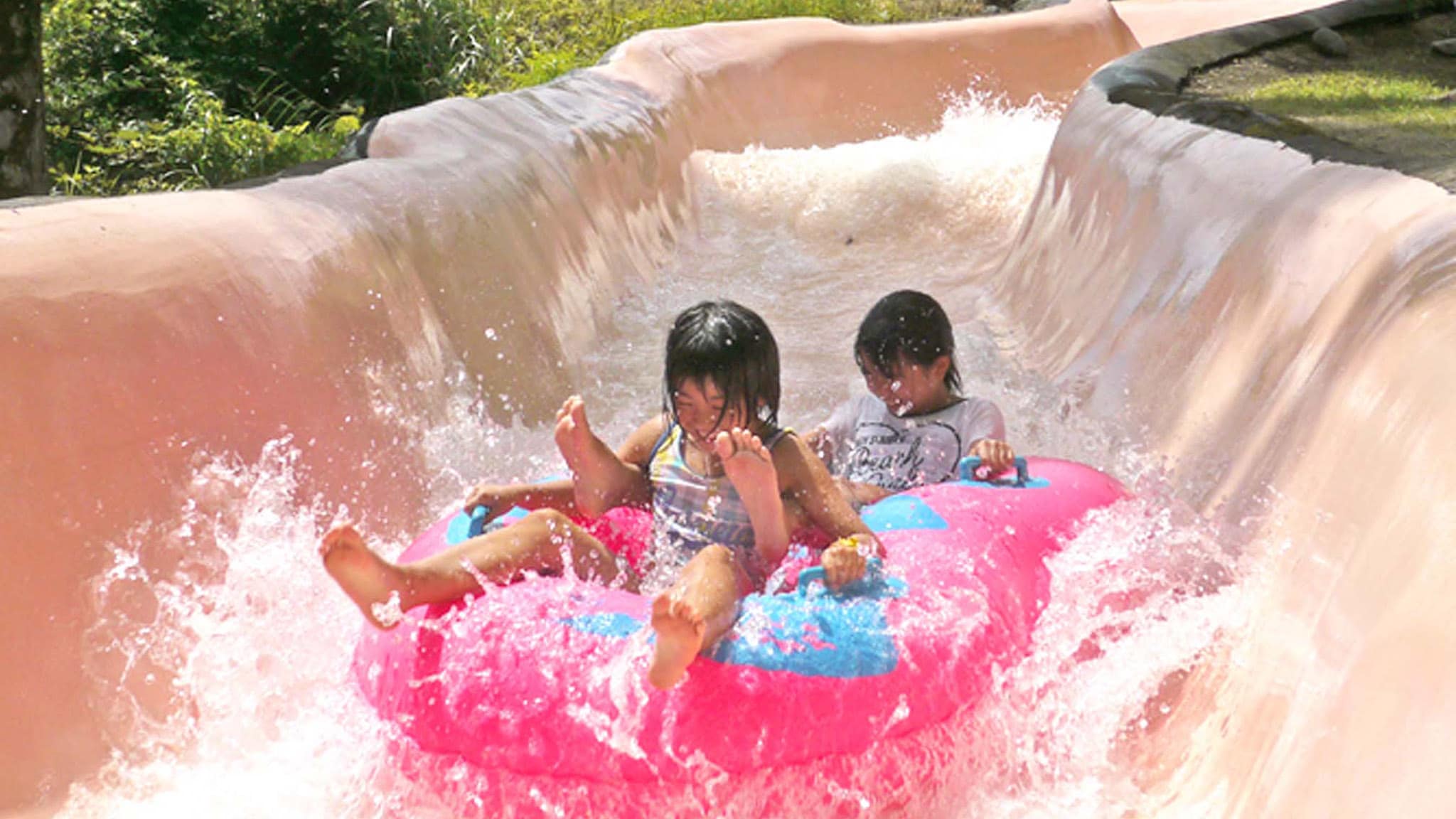 [上越國際遊樂園] 水上樂園（圖片來源：www.joetsu.kokusai.land） ※夏季開放
