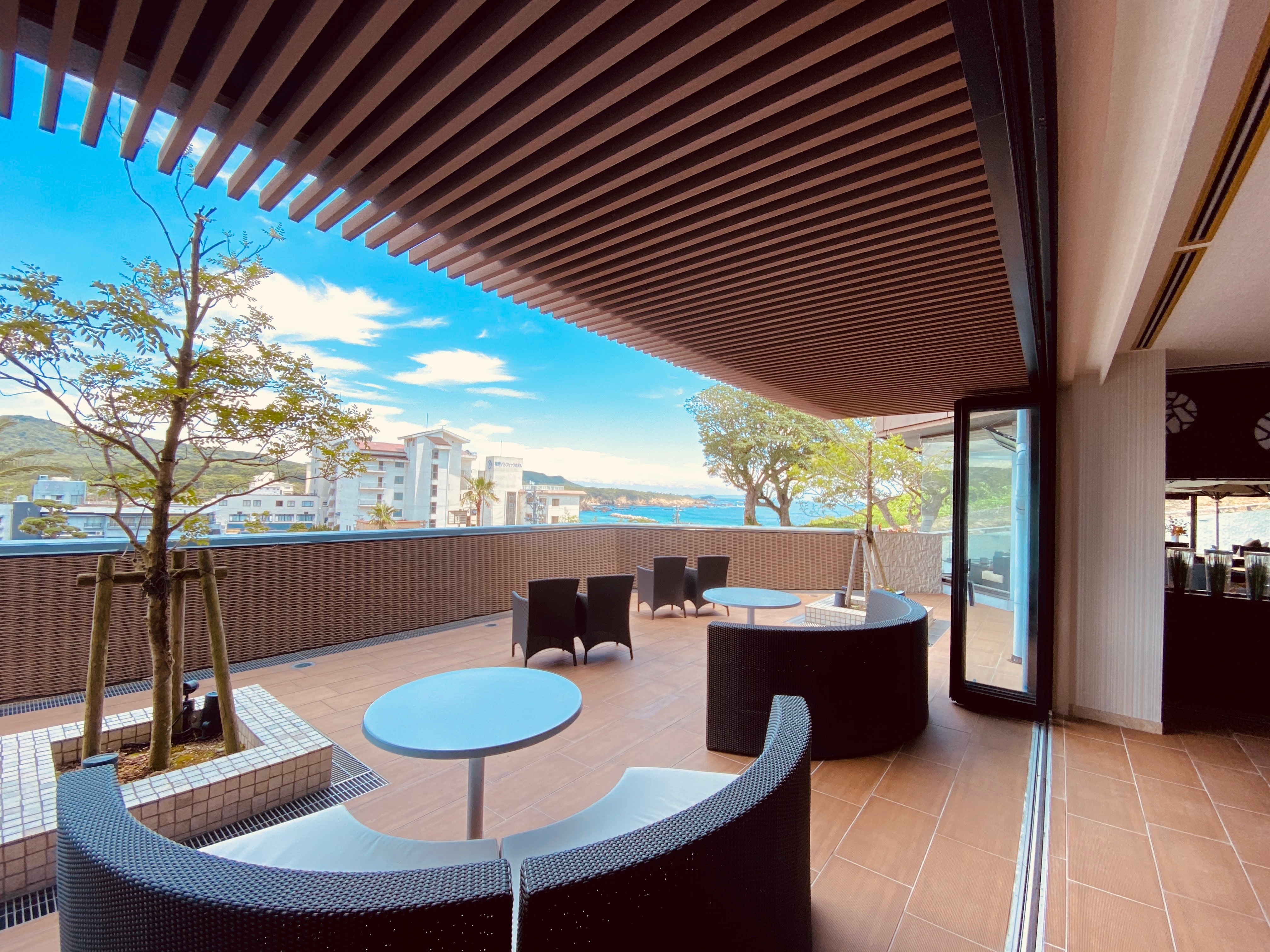 Lobby Lounge "Water Terrace"