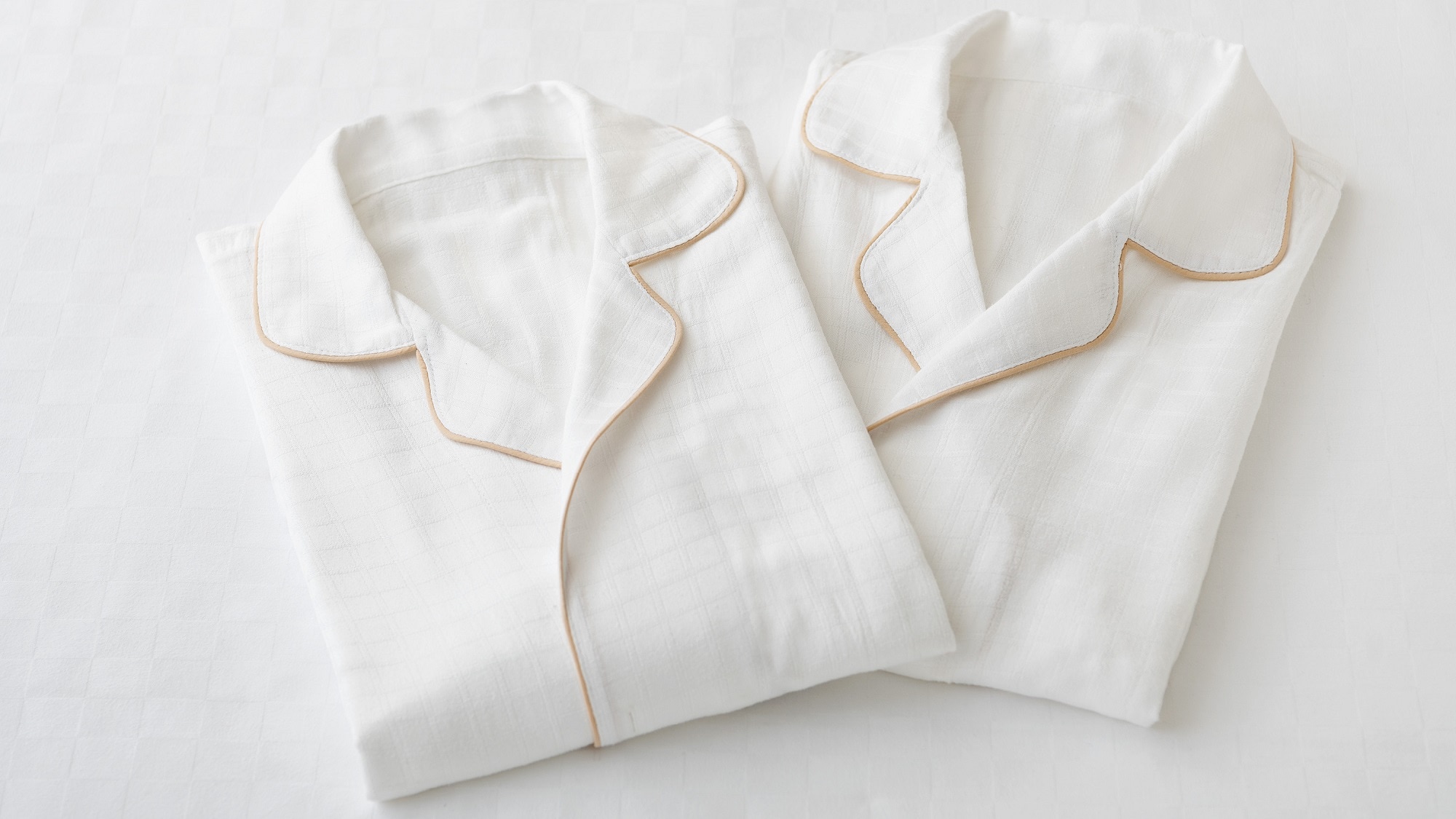 [Guest room] Nightwear (shirt gown)