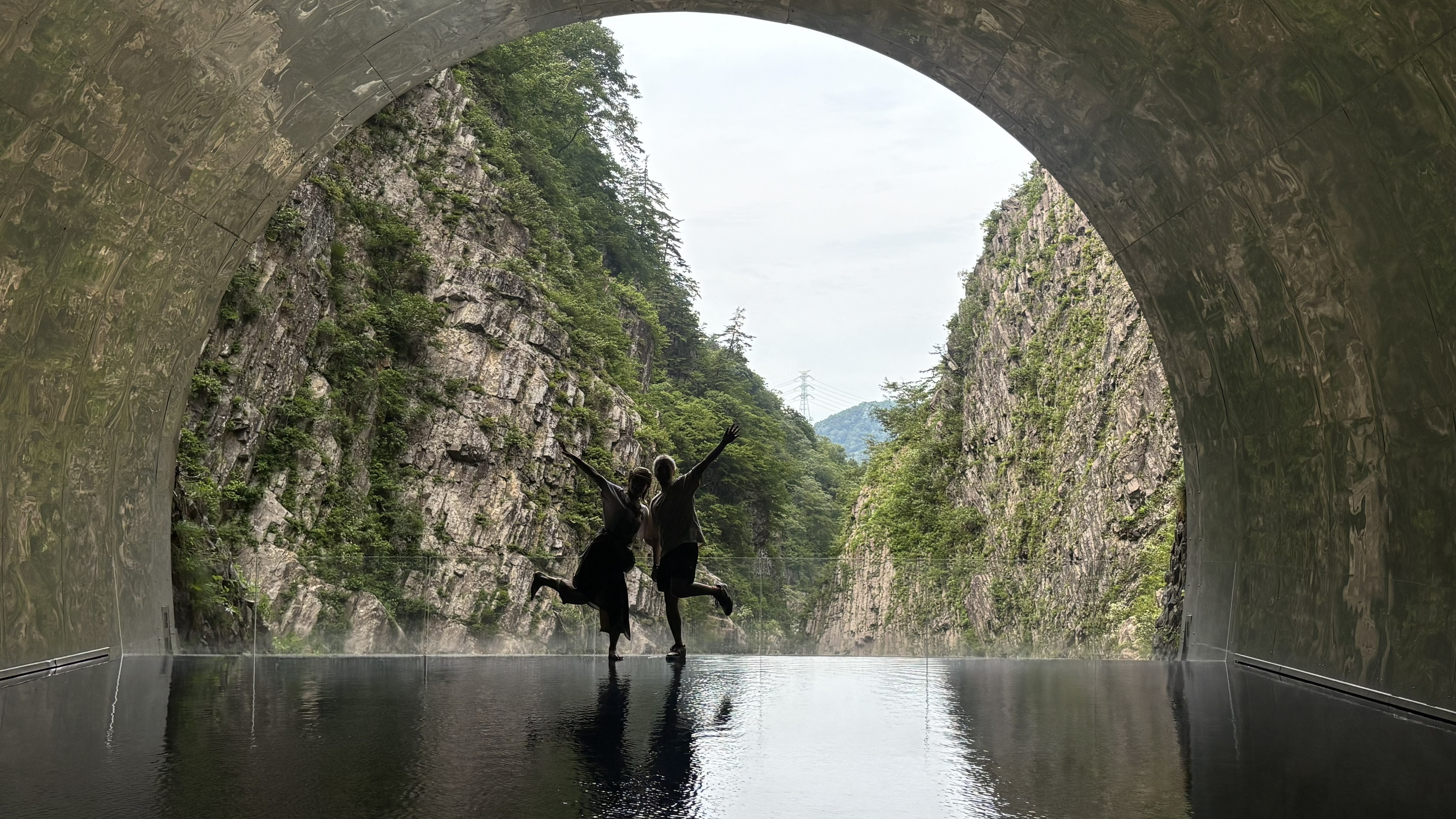 我们去清津峡谷短途旅行吧。