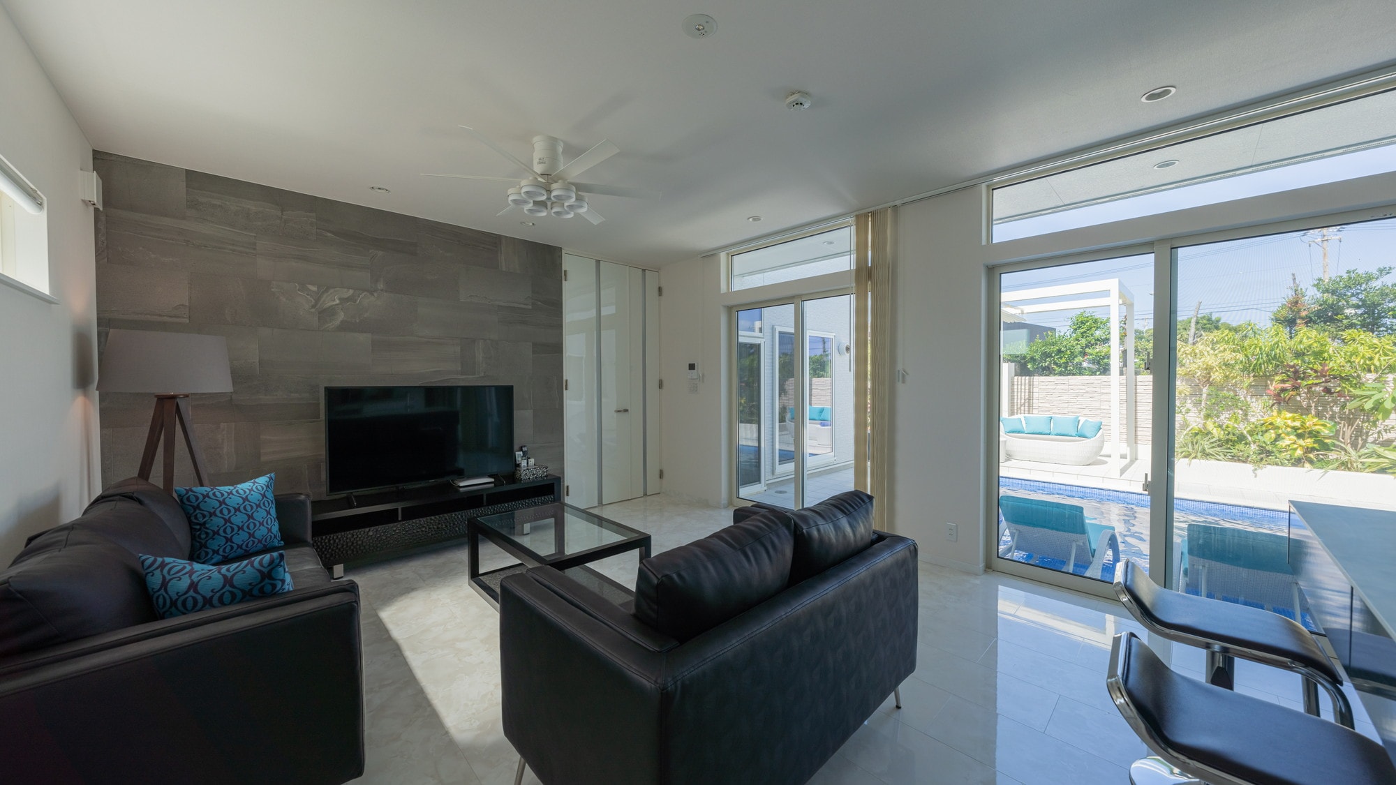 [Premiere Suite Villa] A sweet villa perfect for couples or girls' trips.