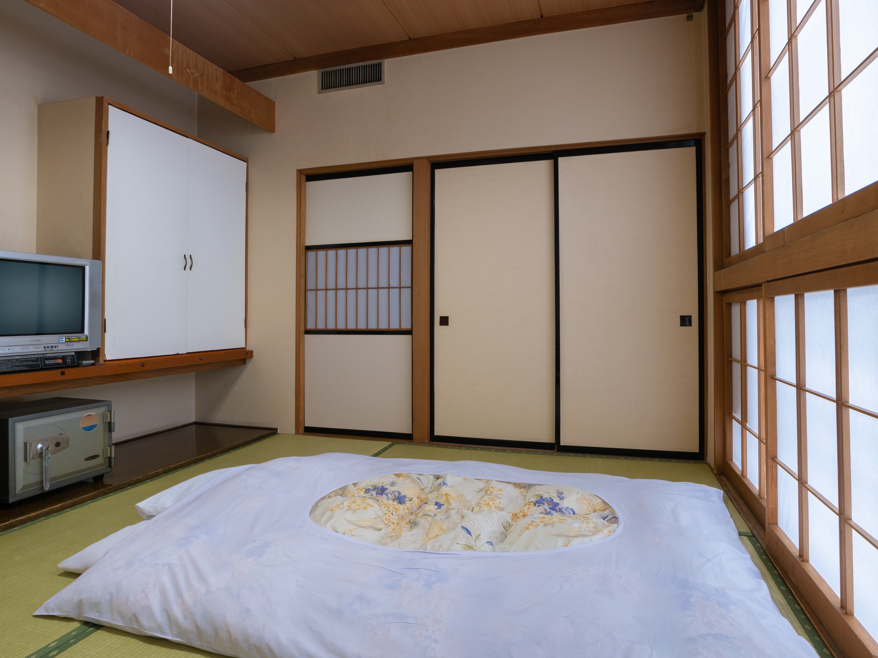 Japanese-style double room