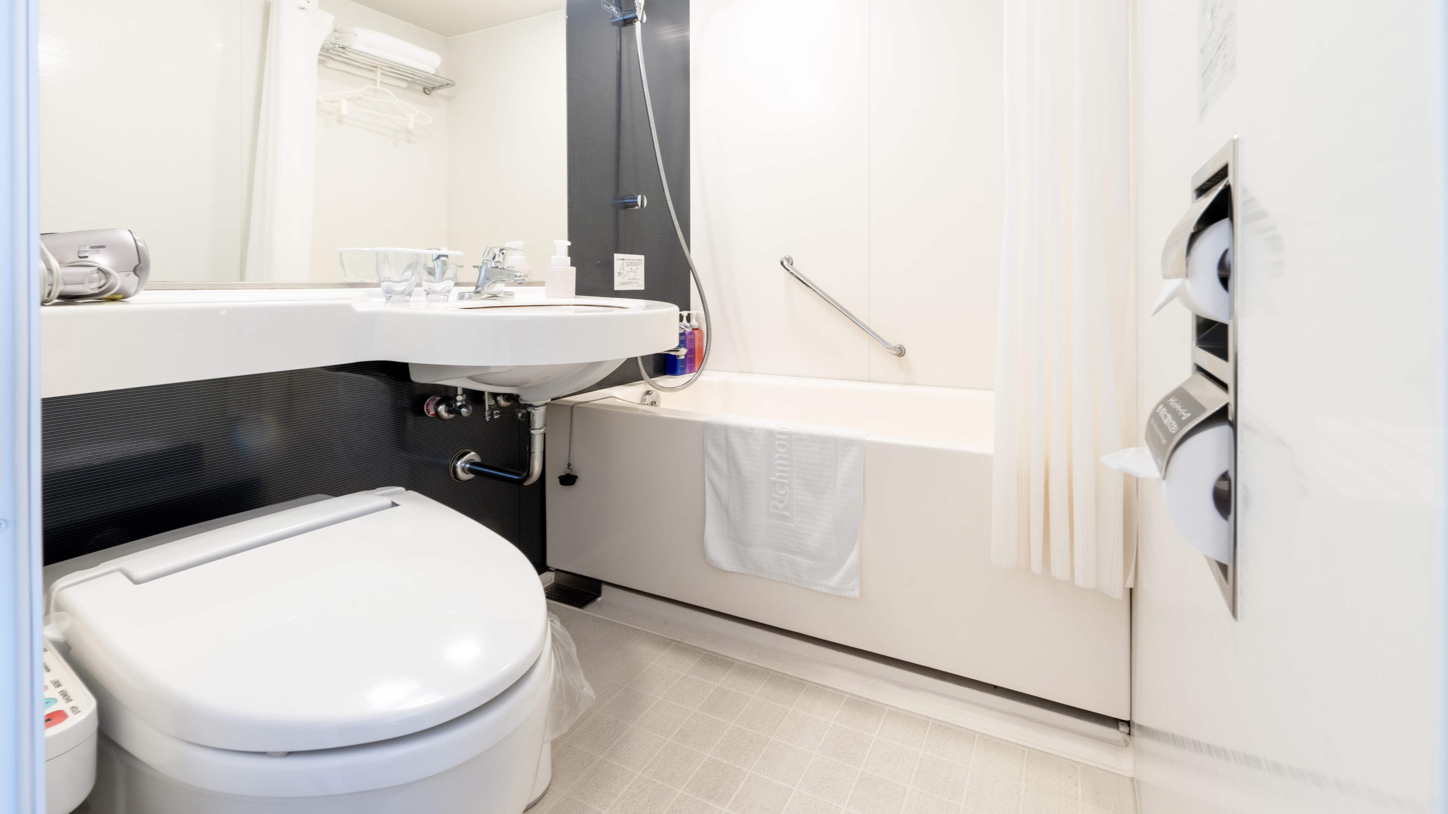 Kamar mandi (deluxe ganda)