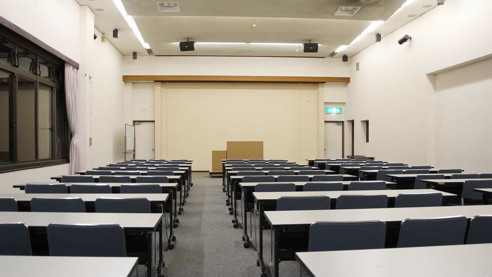 * [Large Hall] Can accommodate up to 100 people. If you wish to use it, please make a reservation in advance.