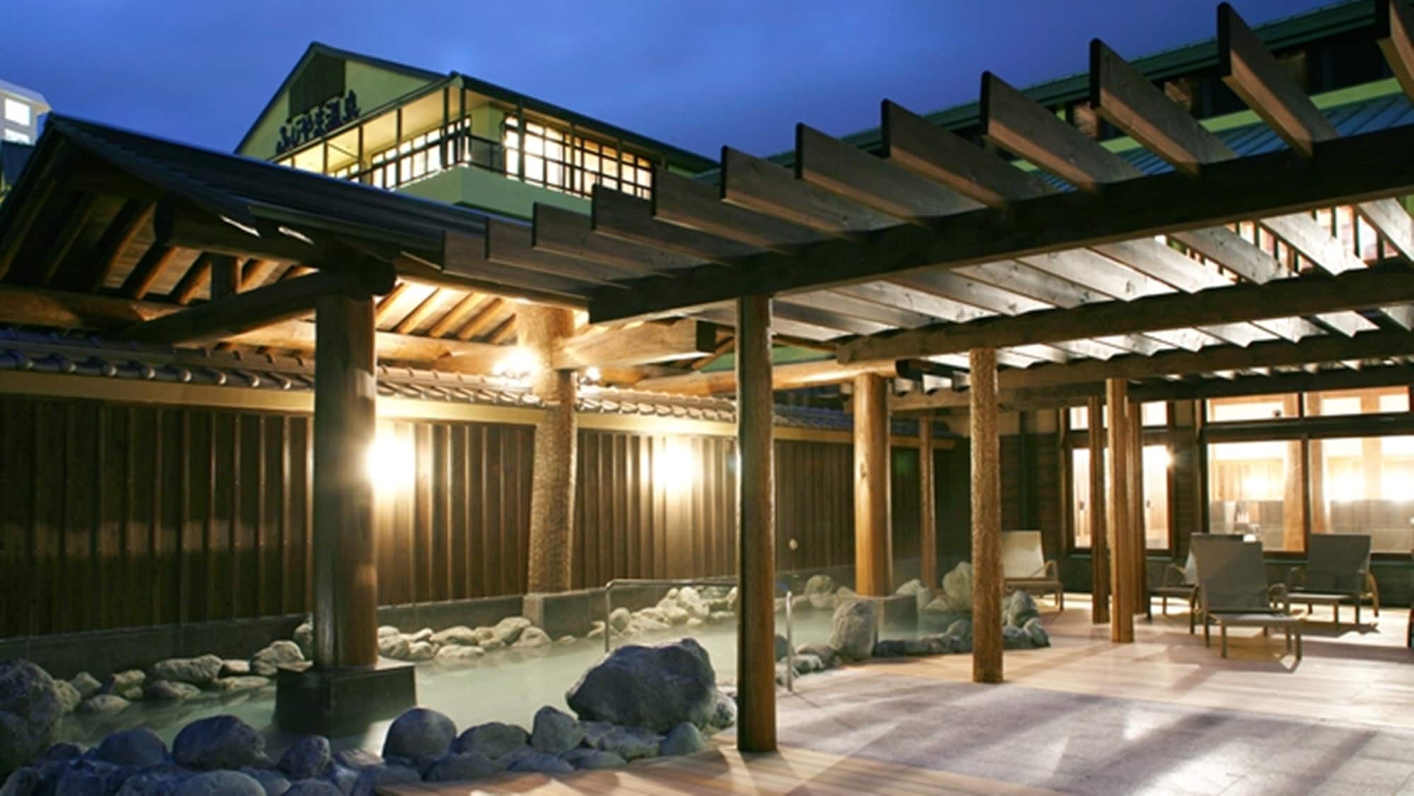 Fujiyama Onsen open-air bath * Image