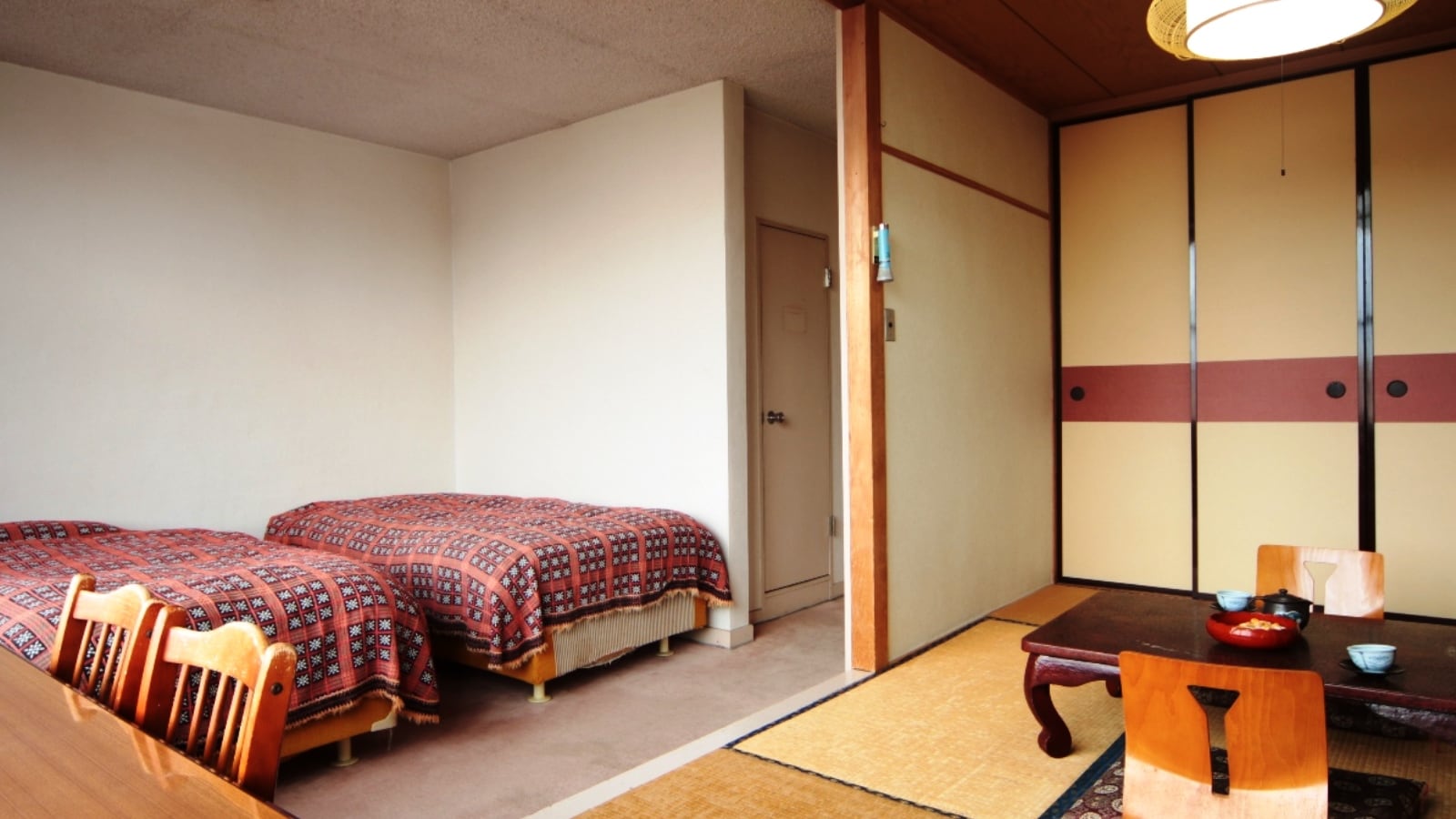 Japanese-Western style room, twin + 6 tatami mats [with toilet]