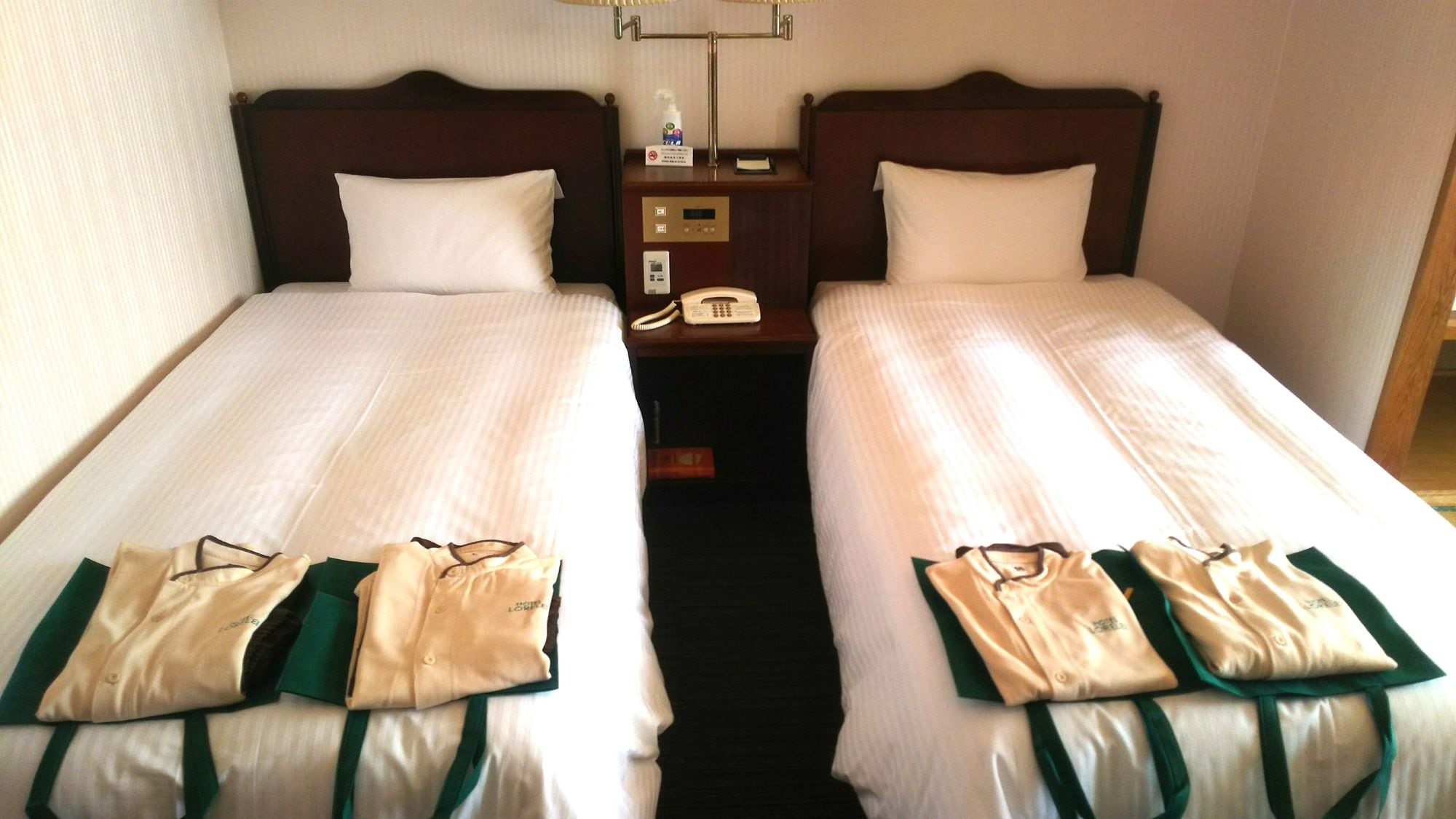 Japanese-Western style room (non-smoking)