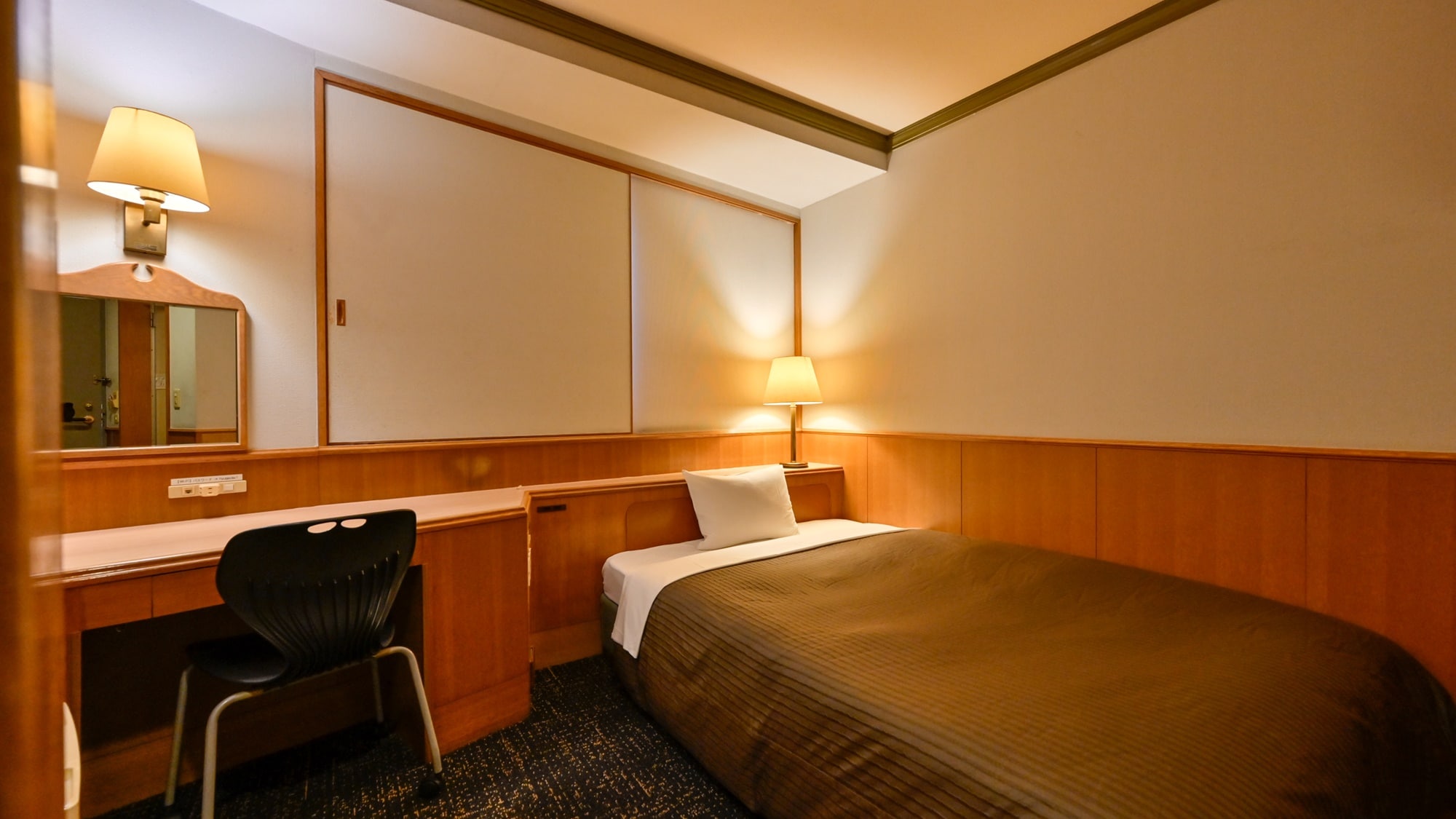 Standard single room (15 square meters) bed width 140cm