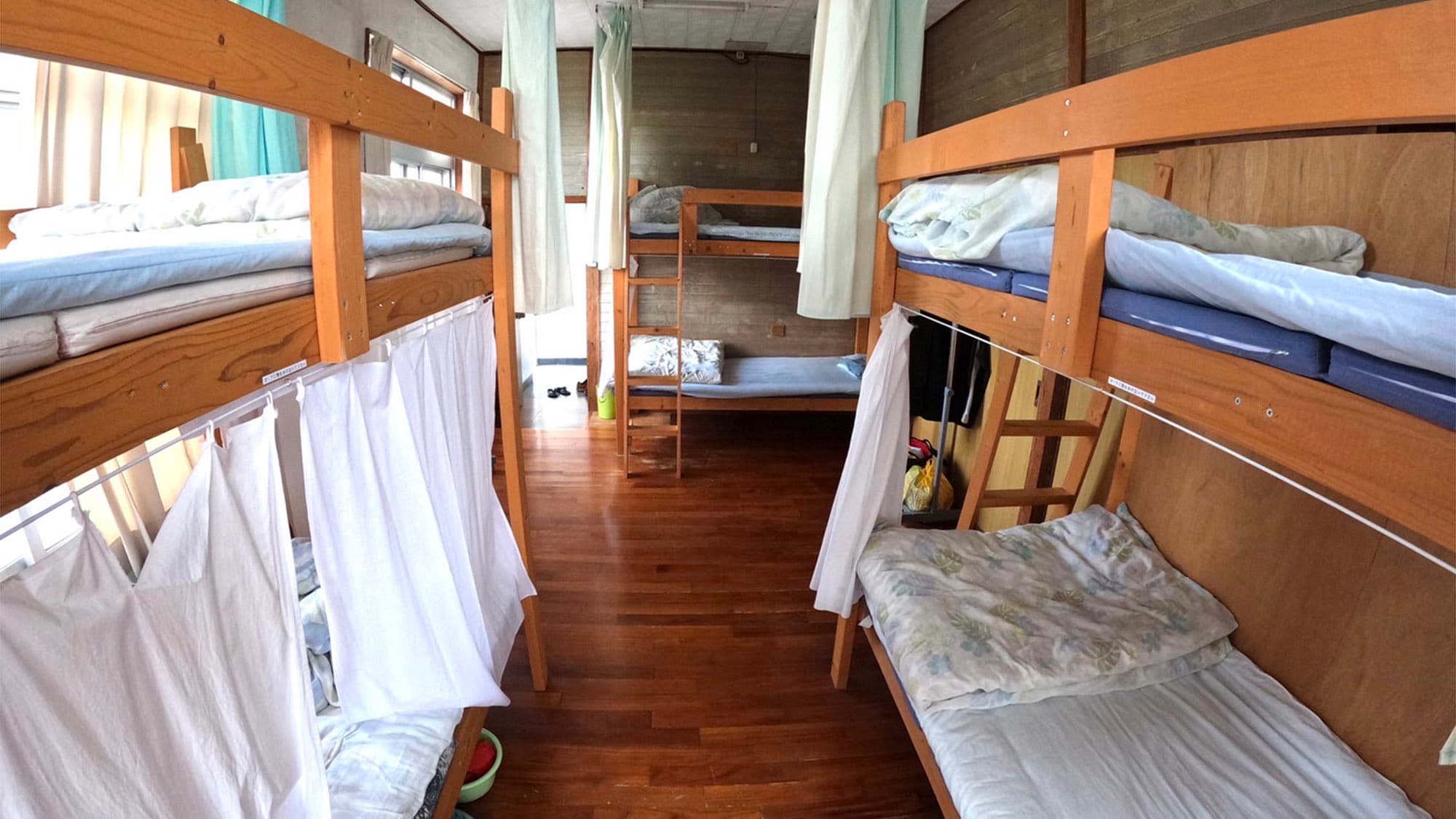 ・ "Example of guest room" Gender-separated dormitory, one room can be used by up to 6 people.